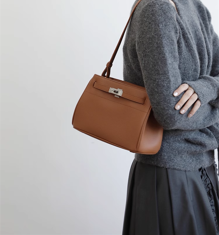 Stylish Small Square Shoulder Bag for Women - Trendy Crossbody Purse with Adjustable Strap - Perfect for Everyday Use, Travel & Shopping