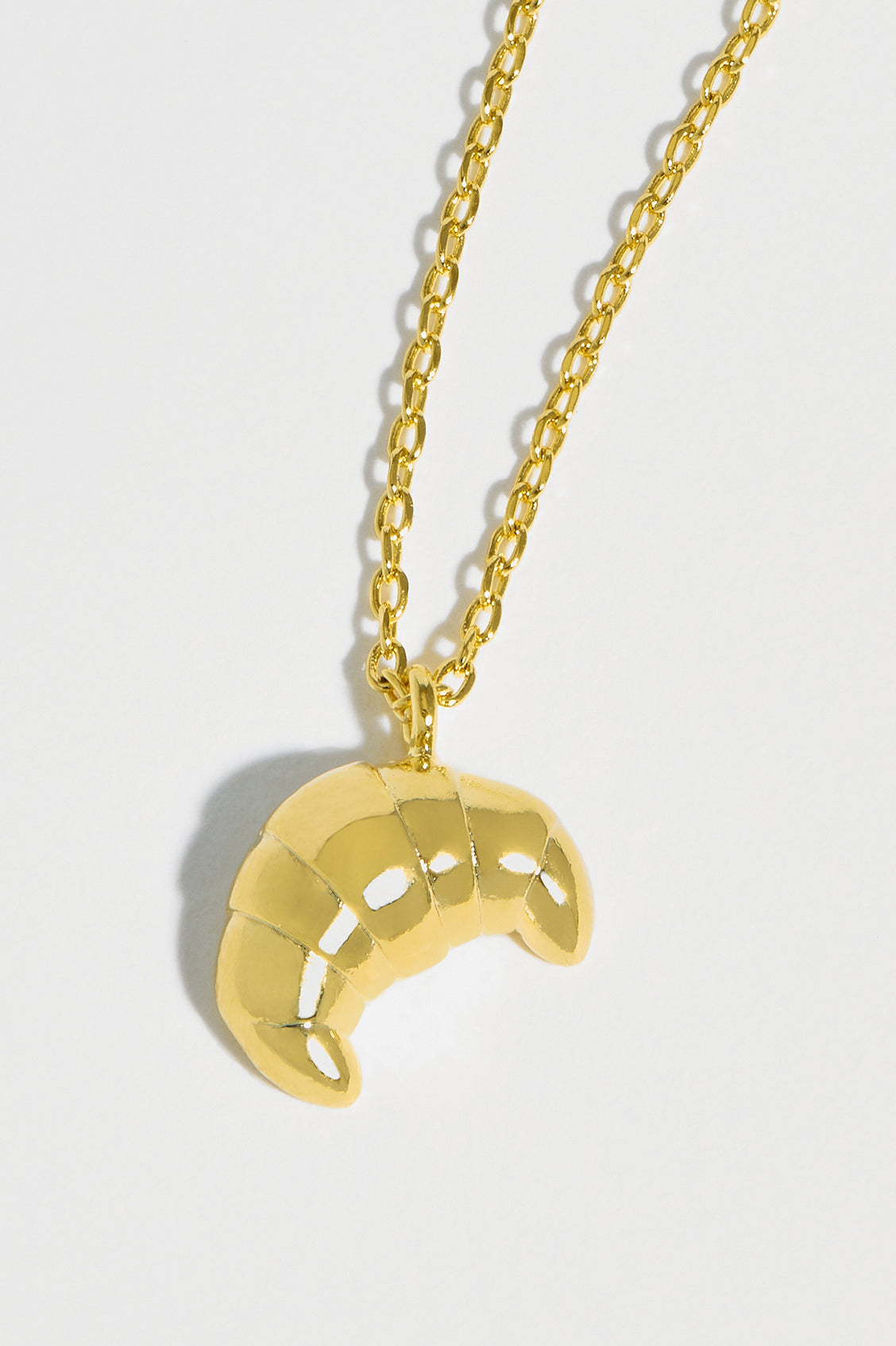 Stylish Croissant Pendant Necklace - Gold Plated French Pastry Jewelry for Women - Perfect for Breakfast Dates & Coffee Shop Outfits