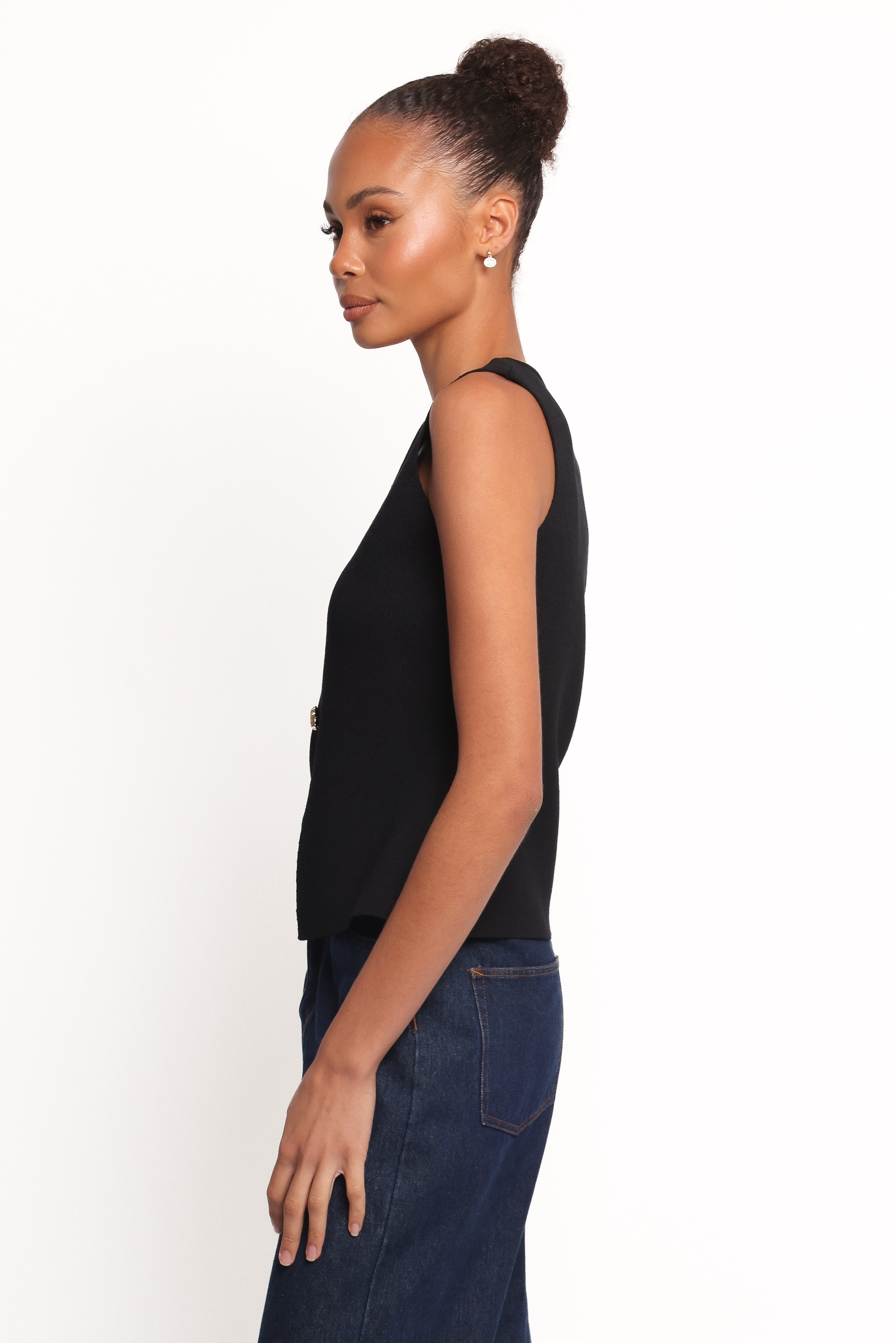 Everlee Women's Knit Vest Top - Soft & Stretchy Black Sleeveless Sweater for Layering | Casual Outfits, Office Wear & Fall Fashion