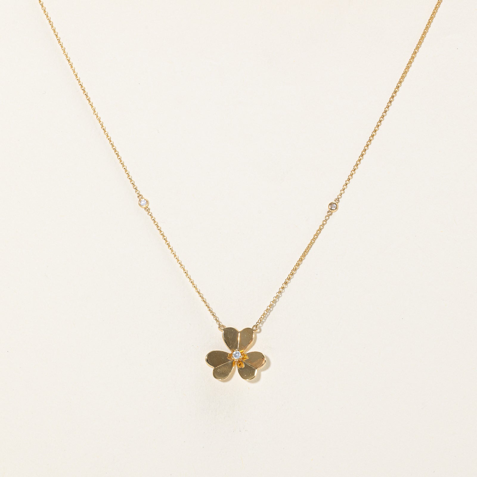 18K Gold Diamond Flower Pendant Necklace for Women | 0.12 Carat Total Weight | Elegant Floral Jewelry Gift for Anniversary, Birthday & Valentine's Day