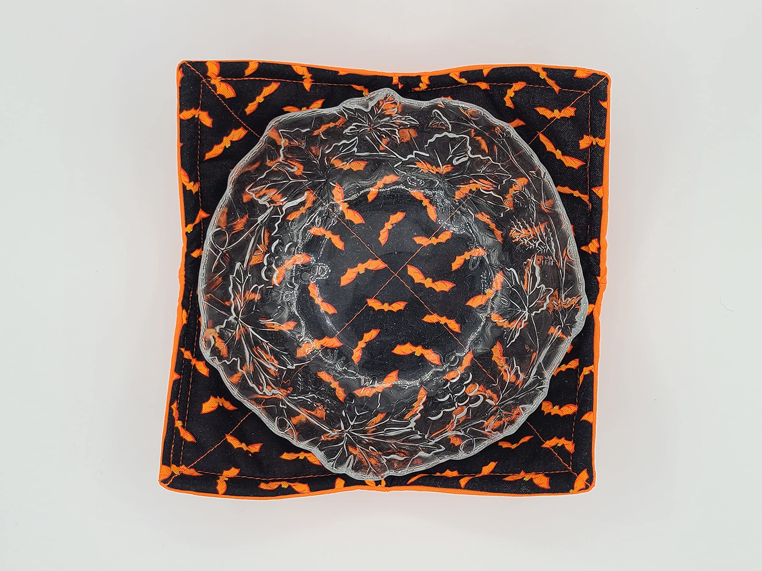 Orange Bats Microwave Cozy - Halloween Bowl Buddy with Reversible Design | Spooky Microwaveable Soup Holder & Potholder | Perfect for Halloween Parties, Soup Warming, and Kitchen Decor