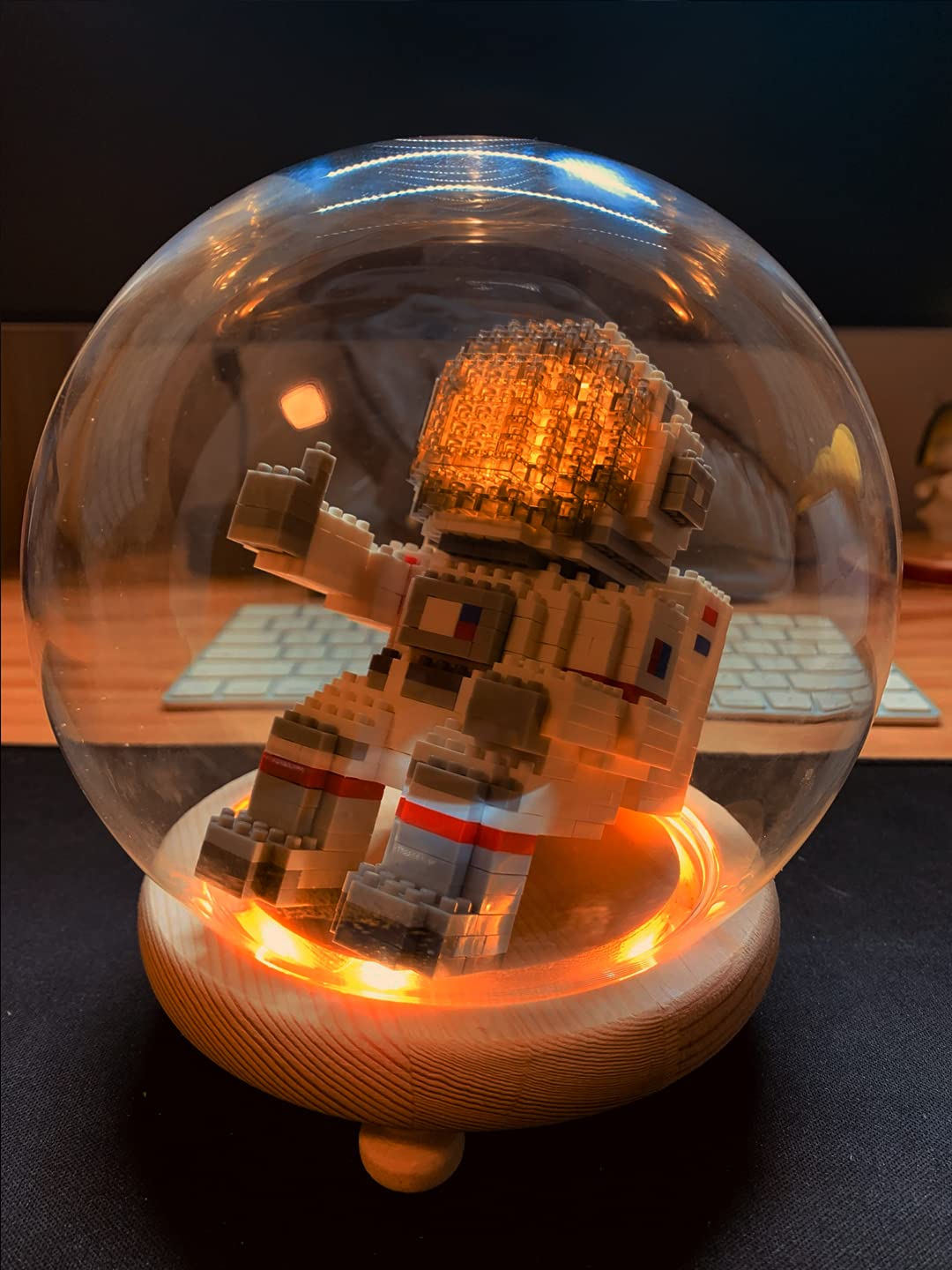 Astronaut Mini Building Blocks with LED Light & Space Capsule - 1008pcs STEM Educational Toy for Kids & Adults | Creative DIY Micro Bricks for Space Exploration Enthusiasts | Perfect Gift for Birthday, Christmas & Science Lovers