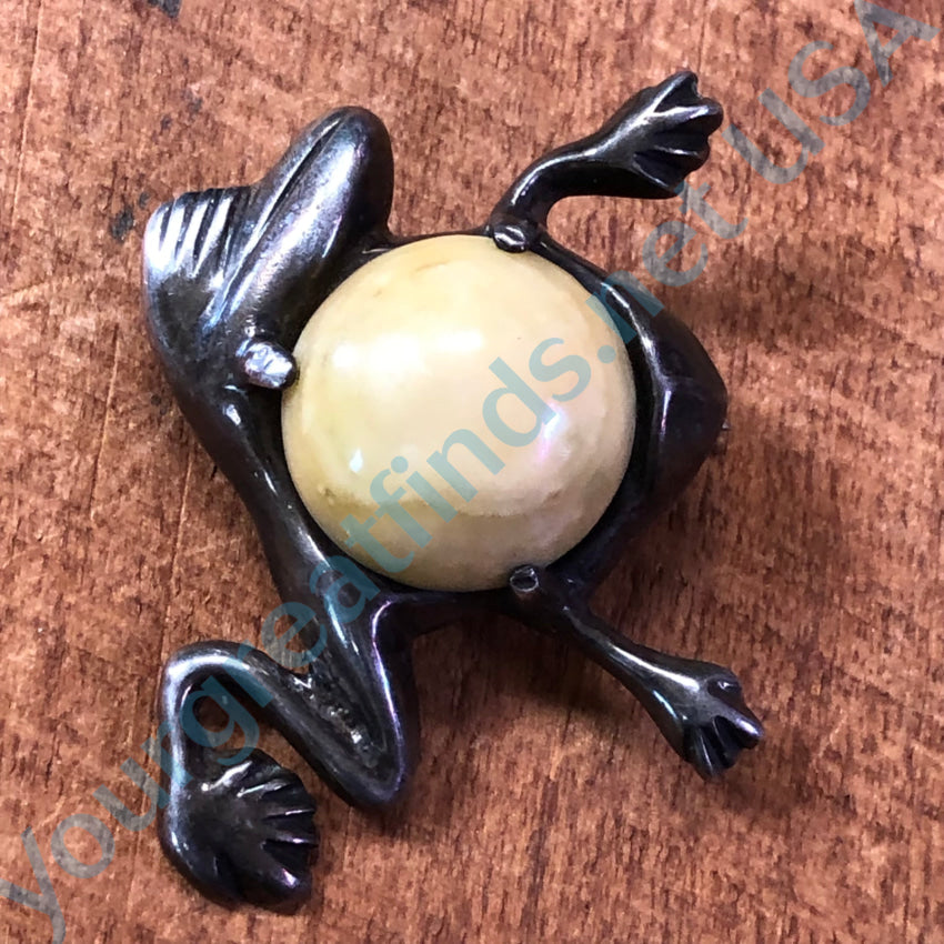 Vintage 1930s Sterling Silver & Calcite Frog Pin Brooch - Mexican Handcrafted Jewelry - Perfect for Collectors, Gift Giving & Vintage Fashion Accessories