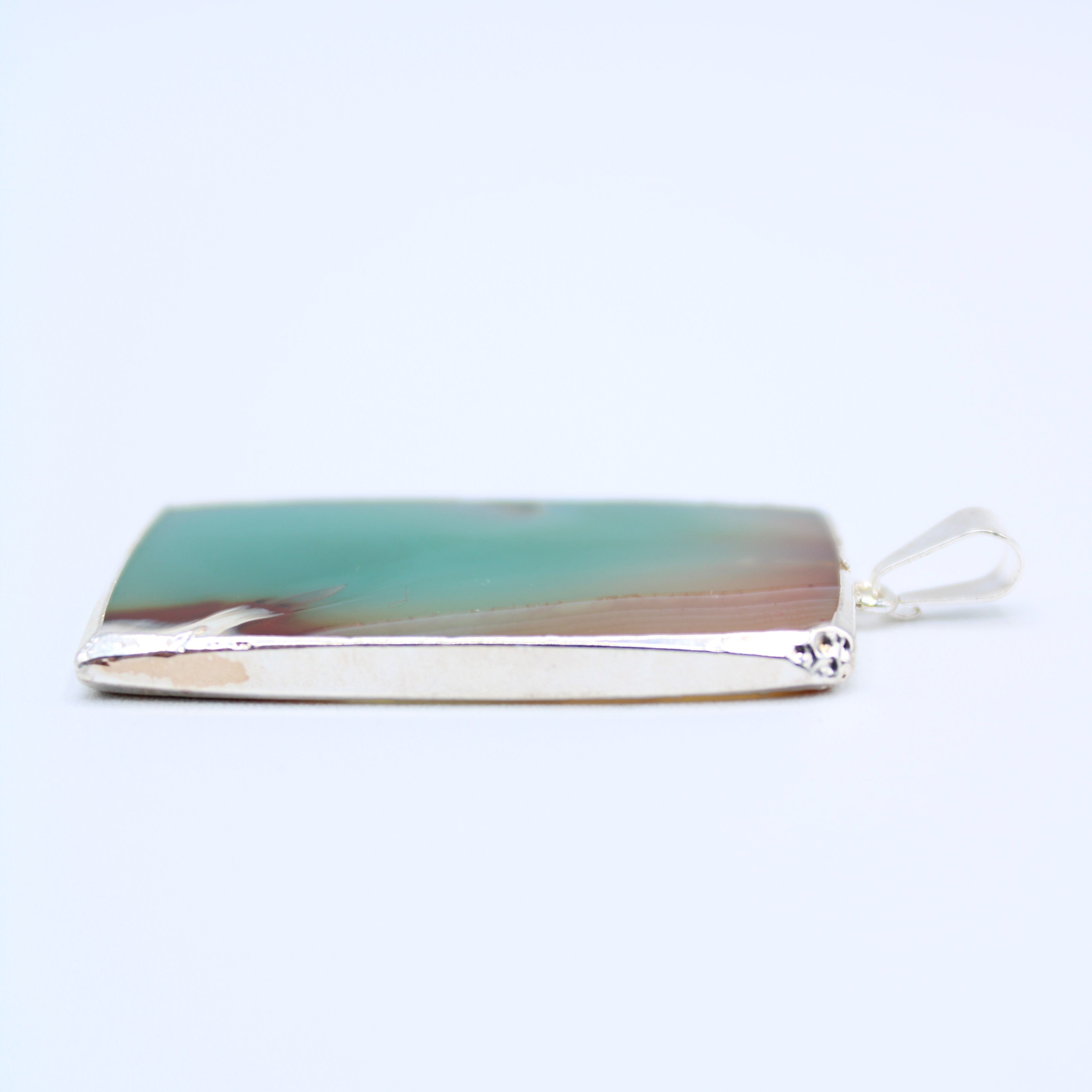 Natural Agate Slice Pendant Necklace - Healing Crystal Jewelry for Women, Boho Chic Accessory - Perfect for Meditation, Yoga & Spiritual Gifts
