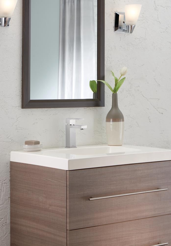 Delta 567LF-HGM-PP Modern Single Hole Bathroom Faucet - Chrome Finish, Single Handle, 0.5 GPM Water-Saving Design with Push Pop-Up Drain Assembly - Perfect for Bathroom Sink, Vanity, and Powder Room Upgrades
