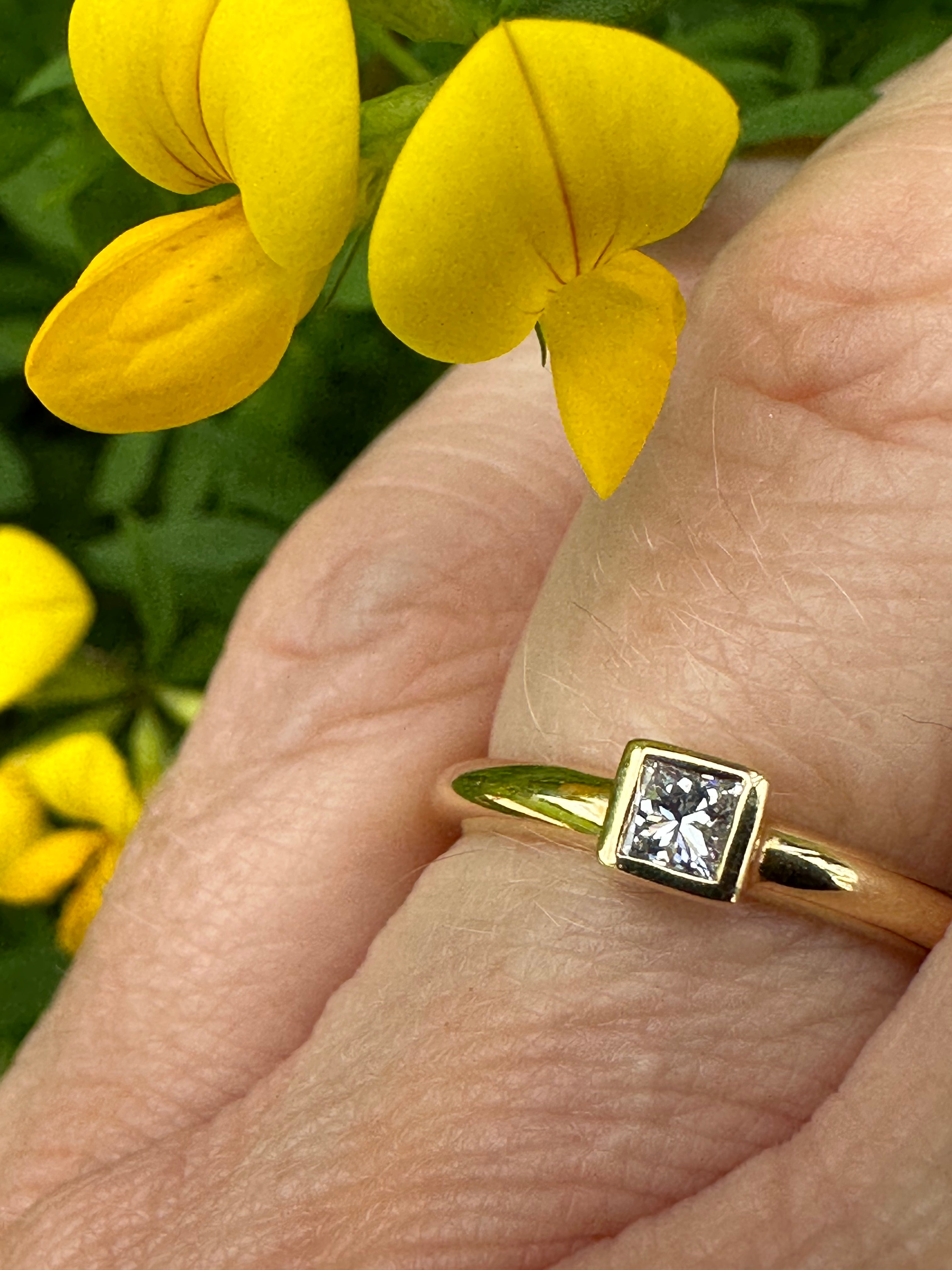 18ct Yellow Gold 0.15ct Princess Cut Natural Diamond Ring - Size L | Elegant Engagement, Wedding, Anniversary & Gift Jewelry for Women