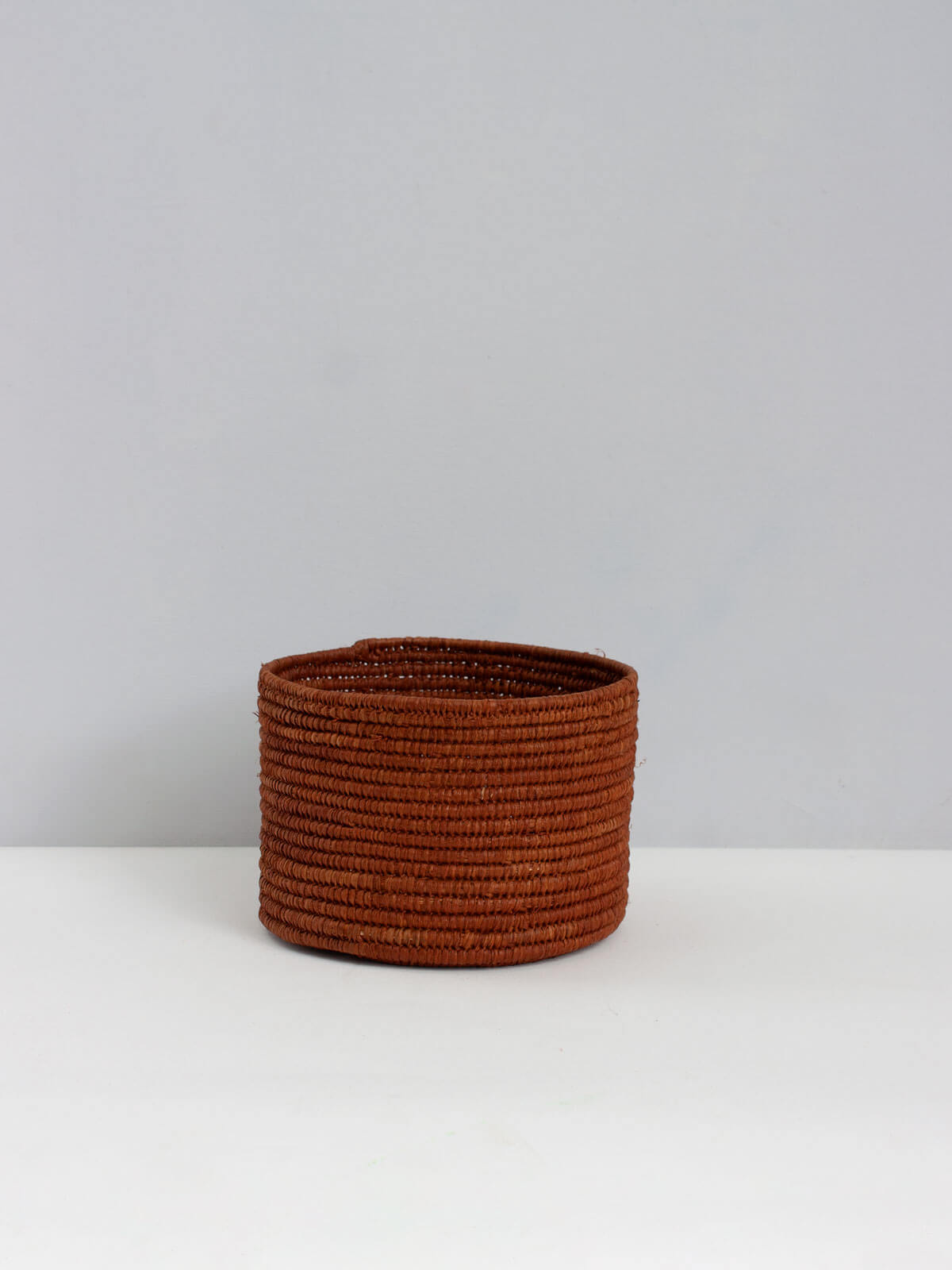 Natural Raffia Storage Baskets with Lids - Handwoven Tobacco Brown Woven Bins for Home Organization, Bathroom, Kitchen & Living Room Decor