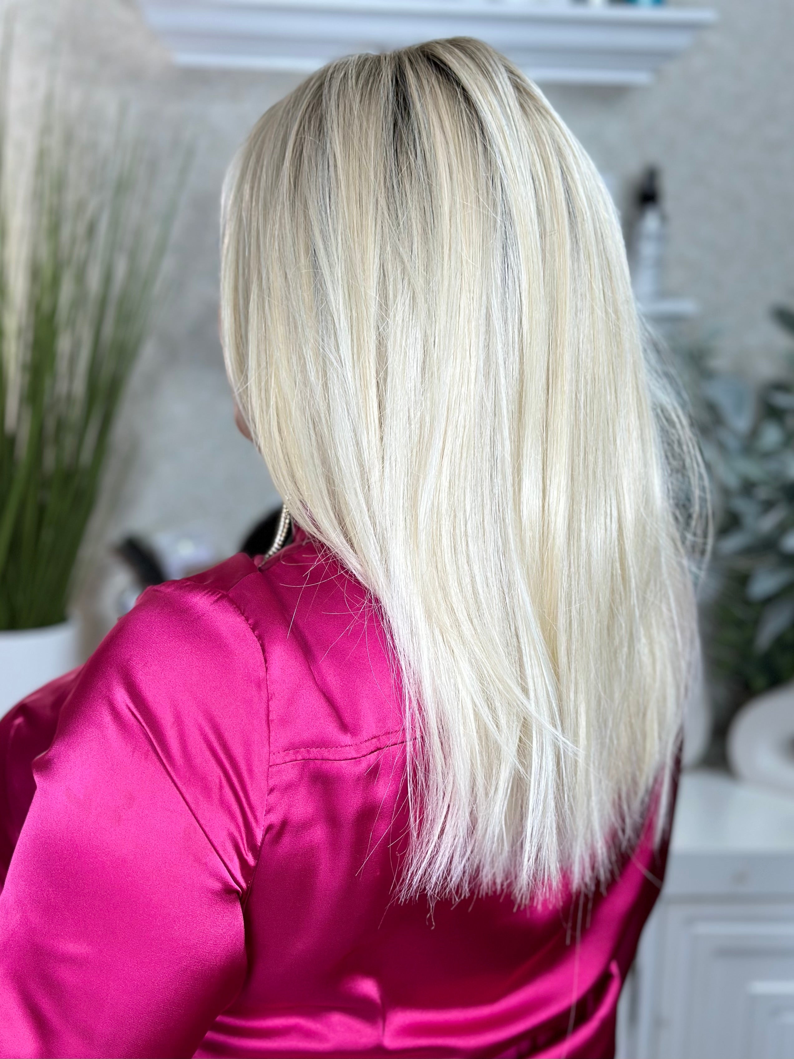 Hollywood Blonde Wig - Infinite Love Synthetic Hairpiece for Cosplay, Halloween, and Costume Parties - Perfect for Themed Events and Role-Playing
