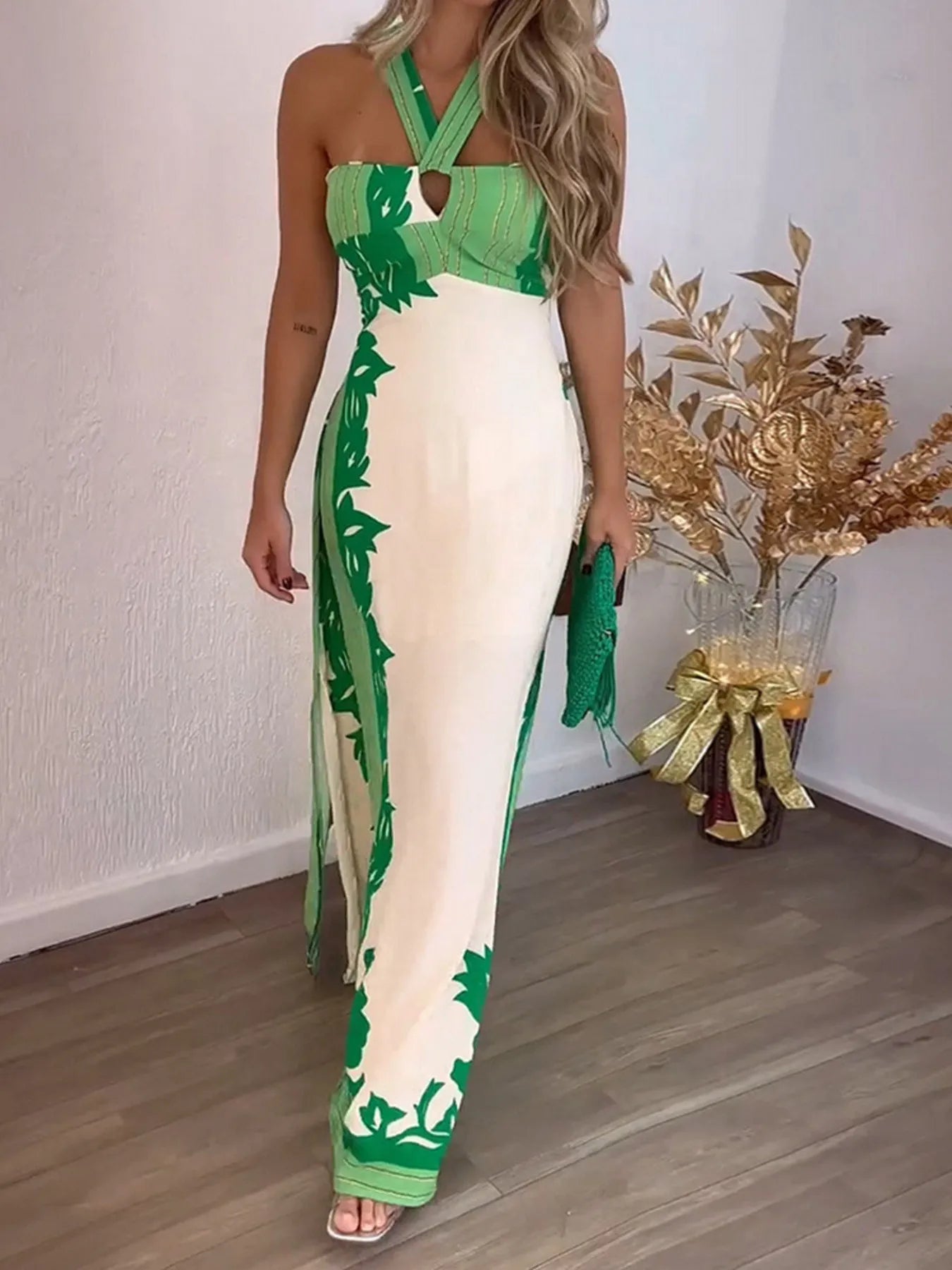 Stylish Green Leaf Tropical Vacation Halter Neck Resort Maxi Dress - Perfect for Beach Getaways, Summer Vacations & Resort Wear