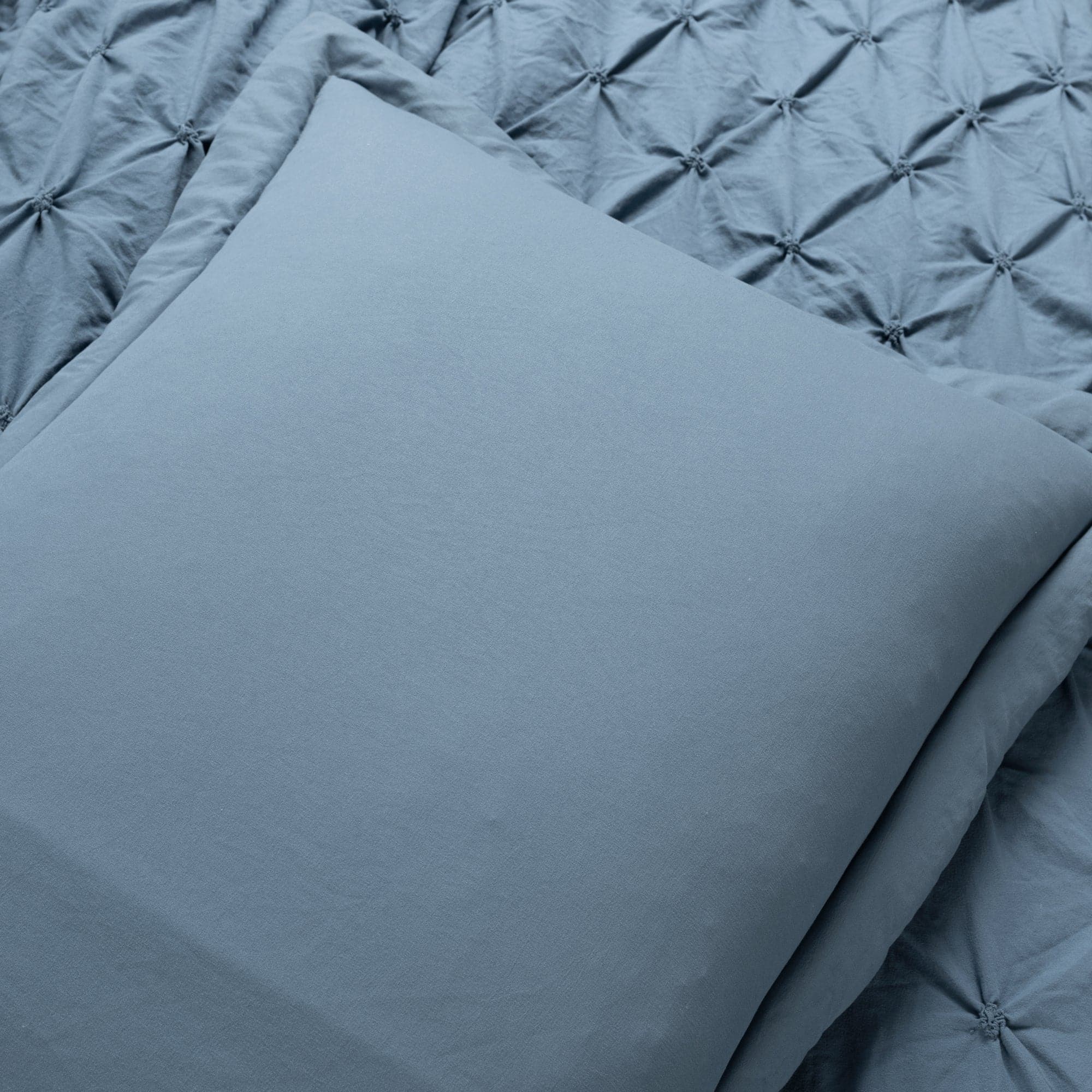 Ravello Pintuck 3-Piece Duvet Cover Set - Soft Luxury Bedding for Master & Guest Bedrooms - Perfect for Modern & Traditional Home Decor