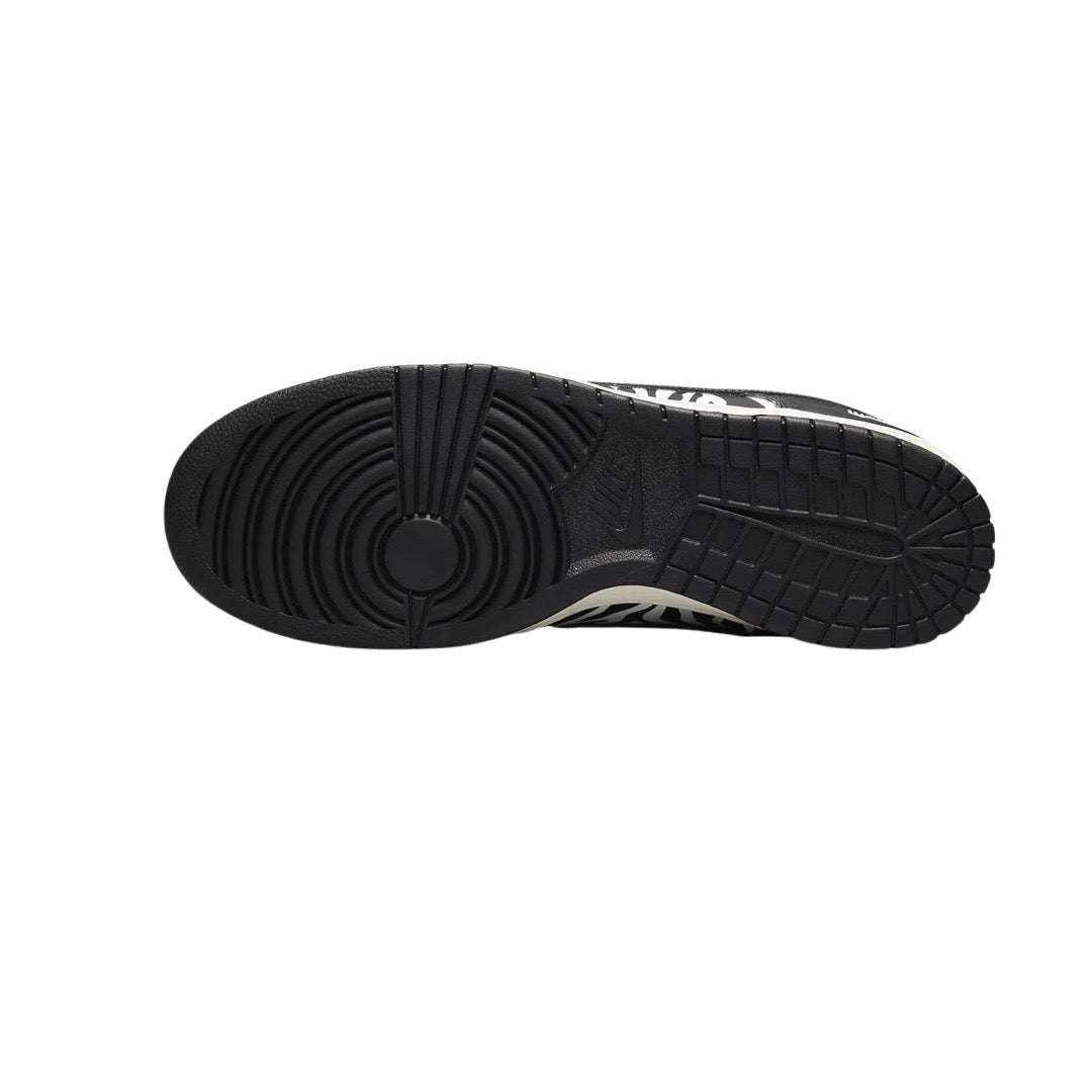 Nike SB Dunk Low OG QS Quartersnacks Sneakers - Men's Skateboarding Shoes for Streetwear & Casual Style - Perfect for Skating, Urban Fashion, and Everyday Wear