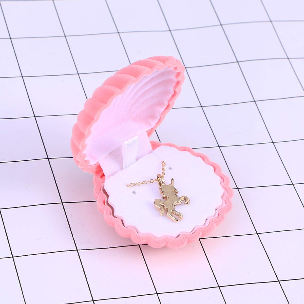 Elegant Sea Shell Shaped Velvet Jewelry Box - Engagement Ring Holder for Earrings, Necklace & Bracelet Display - Perfect for Wedding, Bridal Shower & Gift Giving - Pink