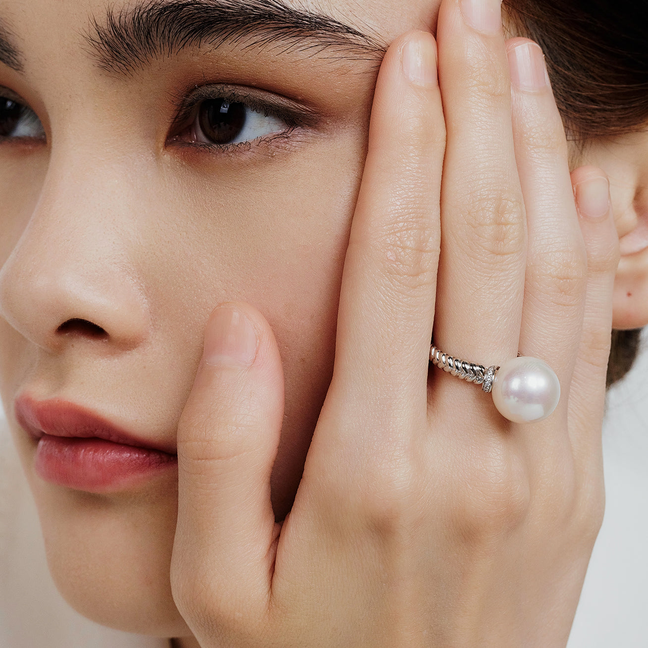 18K Gold Edison Pearl Ring KR00110 - Elegant Pearl Jewelry for Women, Perfect for Weddings, Anniversaries & Special Occasions