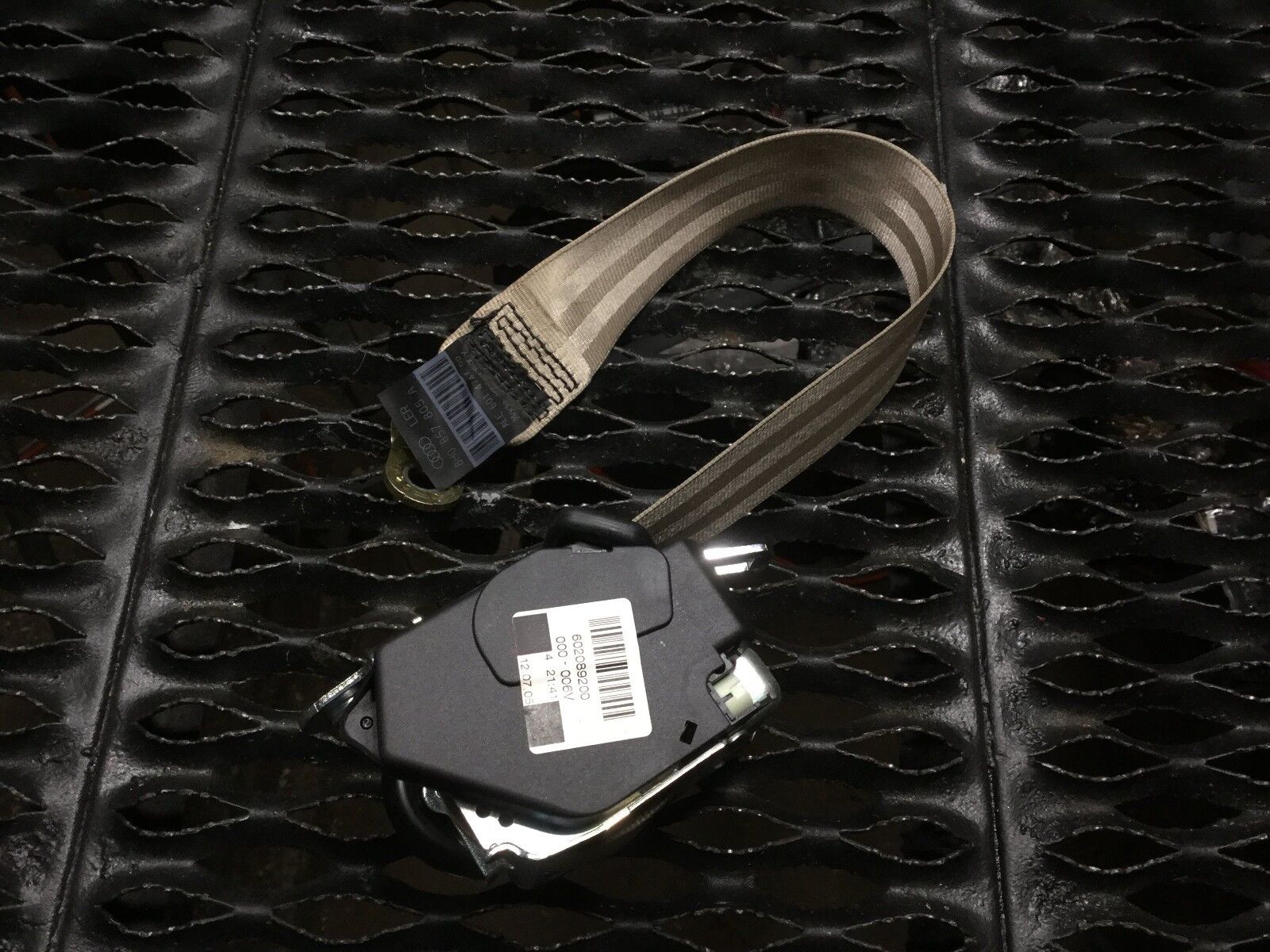 2003-2006 Audi A4 B6 Rear Left Seat Belt Retractor OEM Replacement Part - Perfect for Car Safety Repairs & Restoration Projects