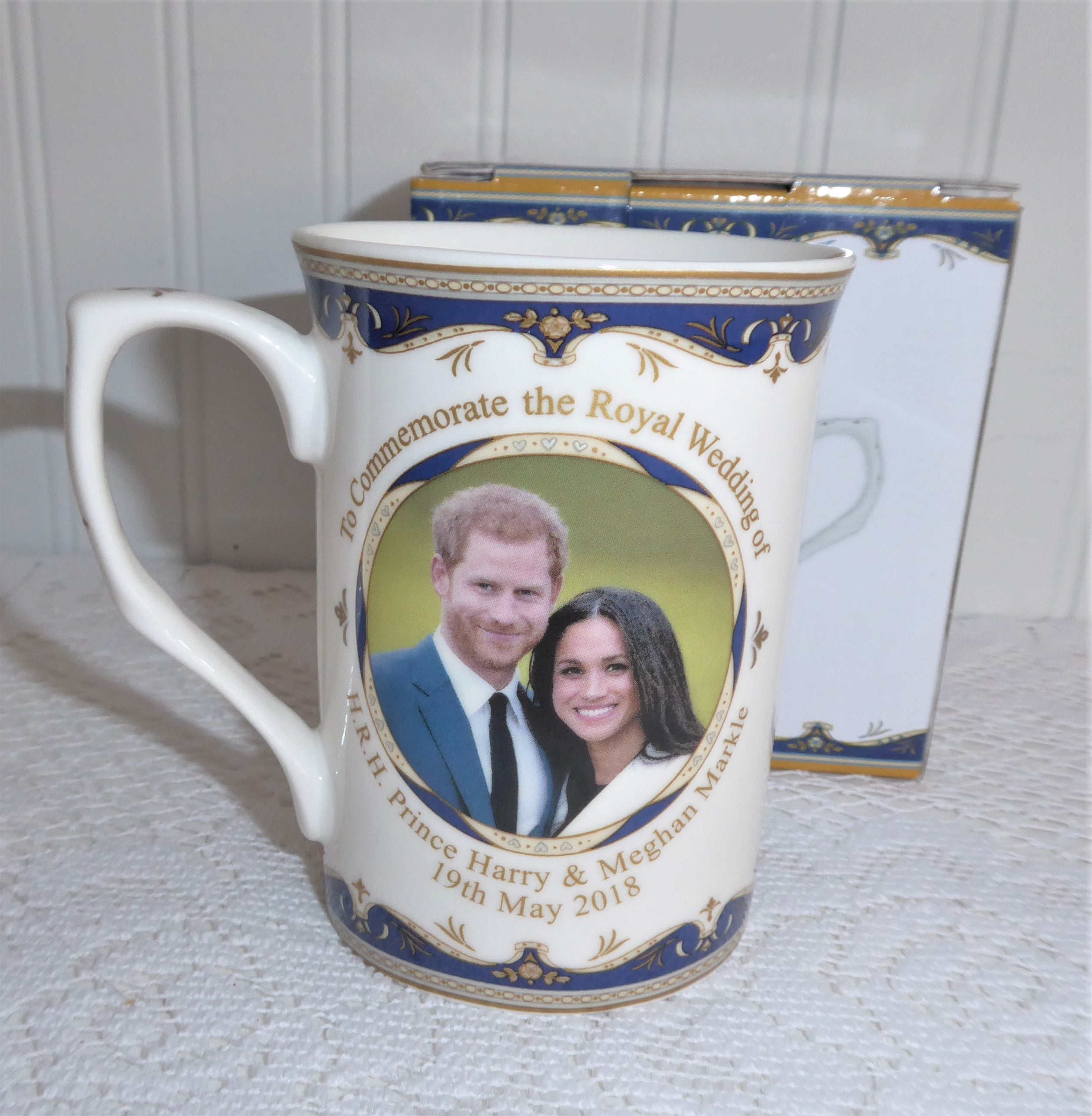 Prince Harry & Meghan Markle Royal Wedding Commemorative Mug - Premium English Bone China Collectible (2018 Limited Edition Gift Box) - Perfect for Tea Time, Royal Memorabilia Collection & British Souvenir Gifts