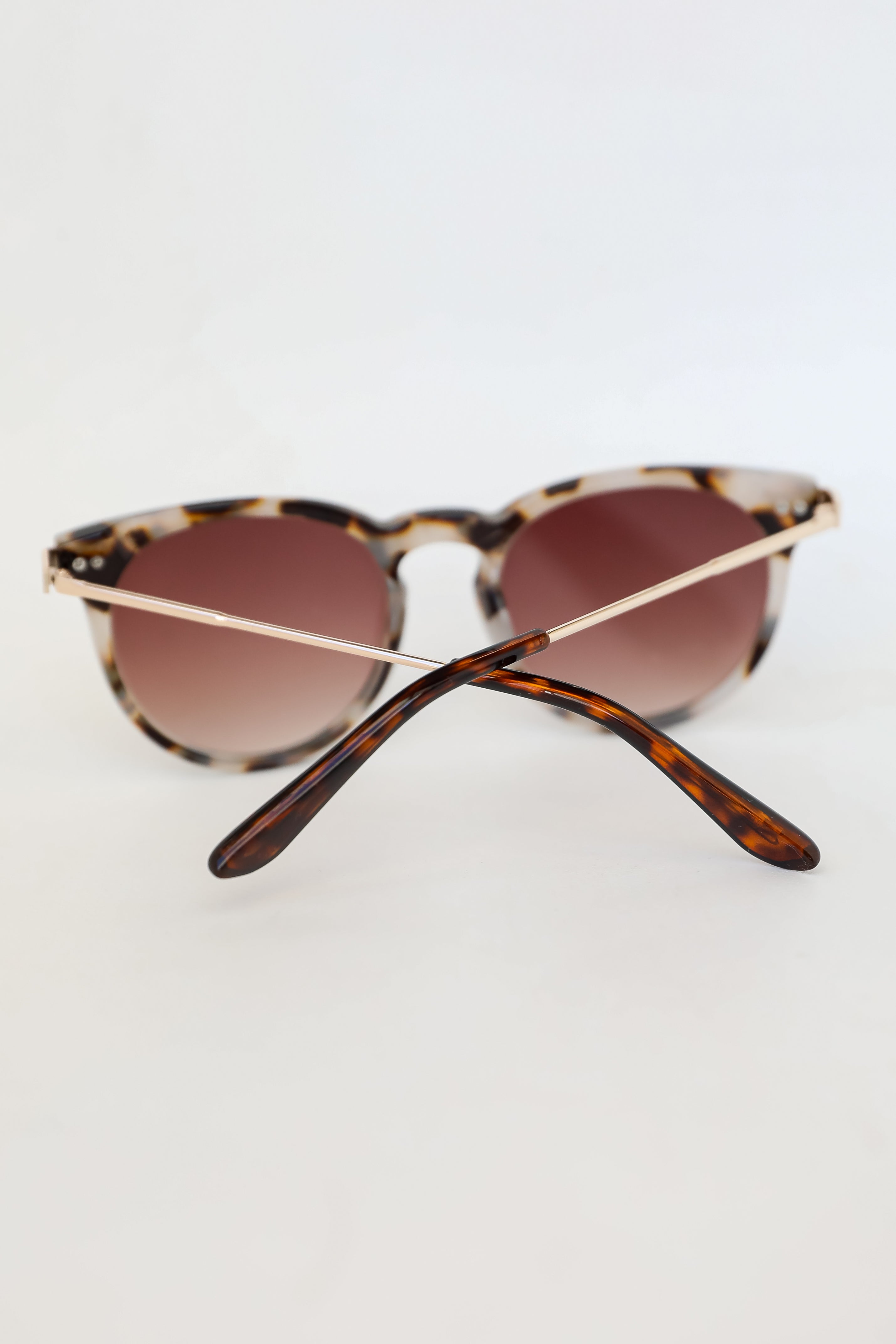 Trendy Round Sunglasses for Women & Men – UV Protection, Polarized Lenses – Perfect for Beach, Driving & Outdoor Activities
