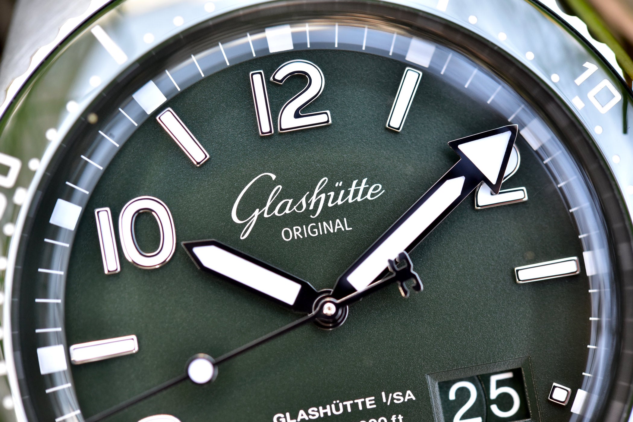 Glashutte Original Spezialist SeaQ Panorama Date Stainless Steel Men's Diving Watch - Luxury Waterproof Timepiece for Professional Divers & Watch Collectors | Perfect for Deep Sea Exploration, Yachting & Formal Occasions