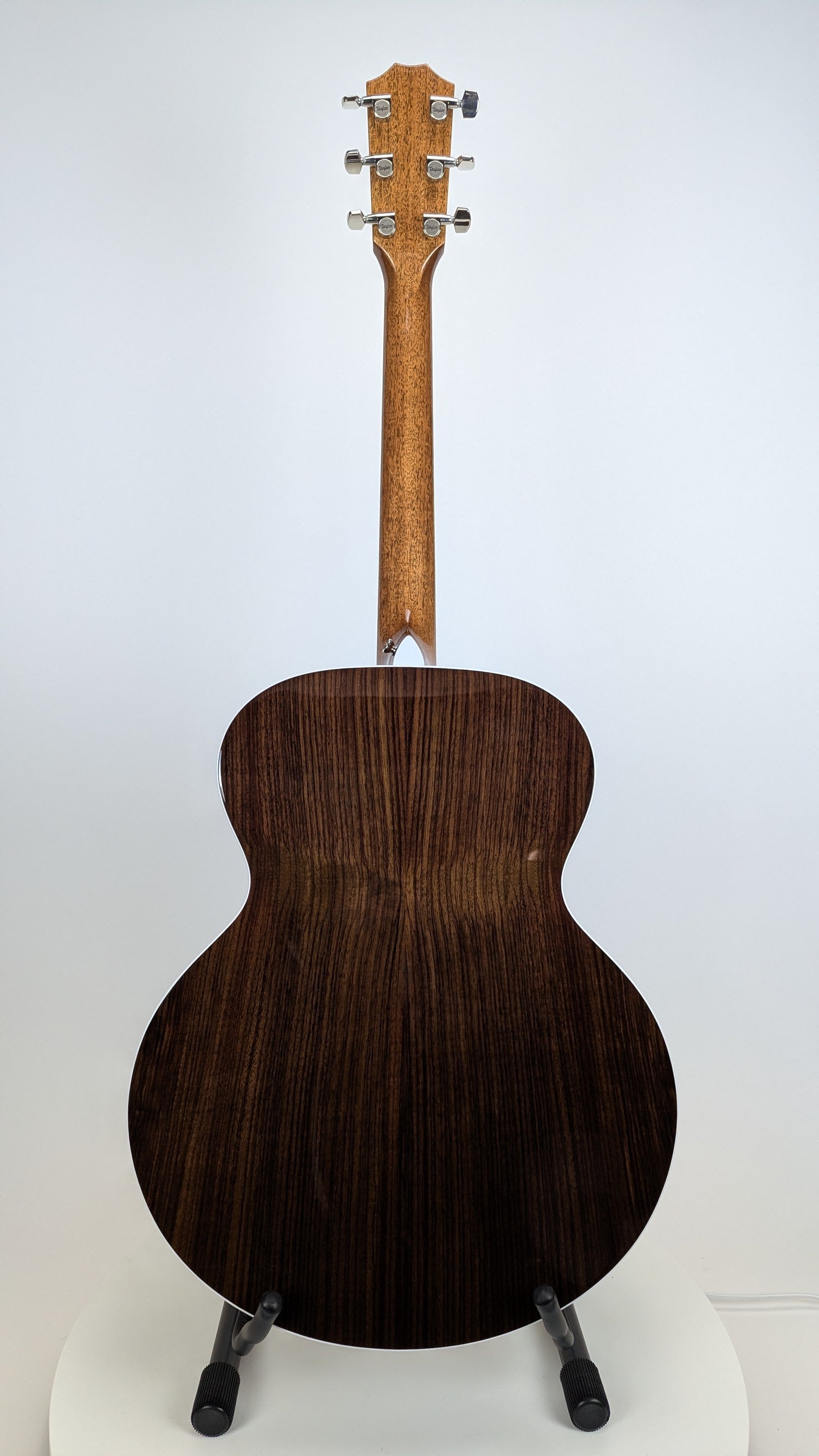 Taylor Legacy 815e Acoustic Guitar with Serial Number 1212134097 - Perfect for Live Performances, Studio Recording & Home Practice