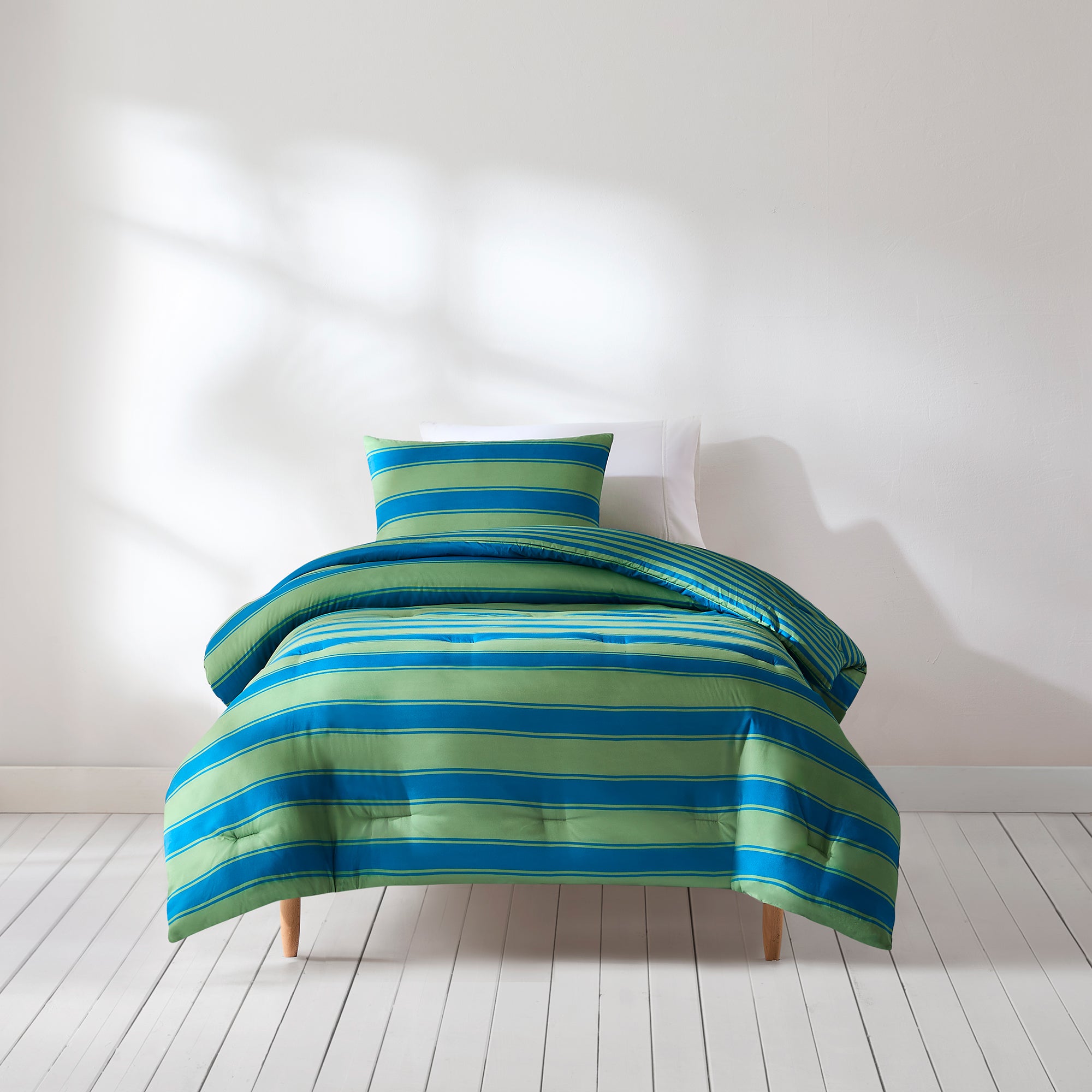 Gale Cabana Stripe Comforter Set - Queen Size Bedding, Soft & Breathable Cotton, Coastal Beach Style - Perfect for Guest Rooms, Vacation Homes & Summer Bedroom Decor