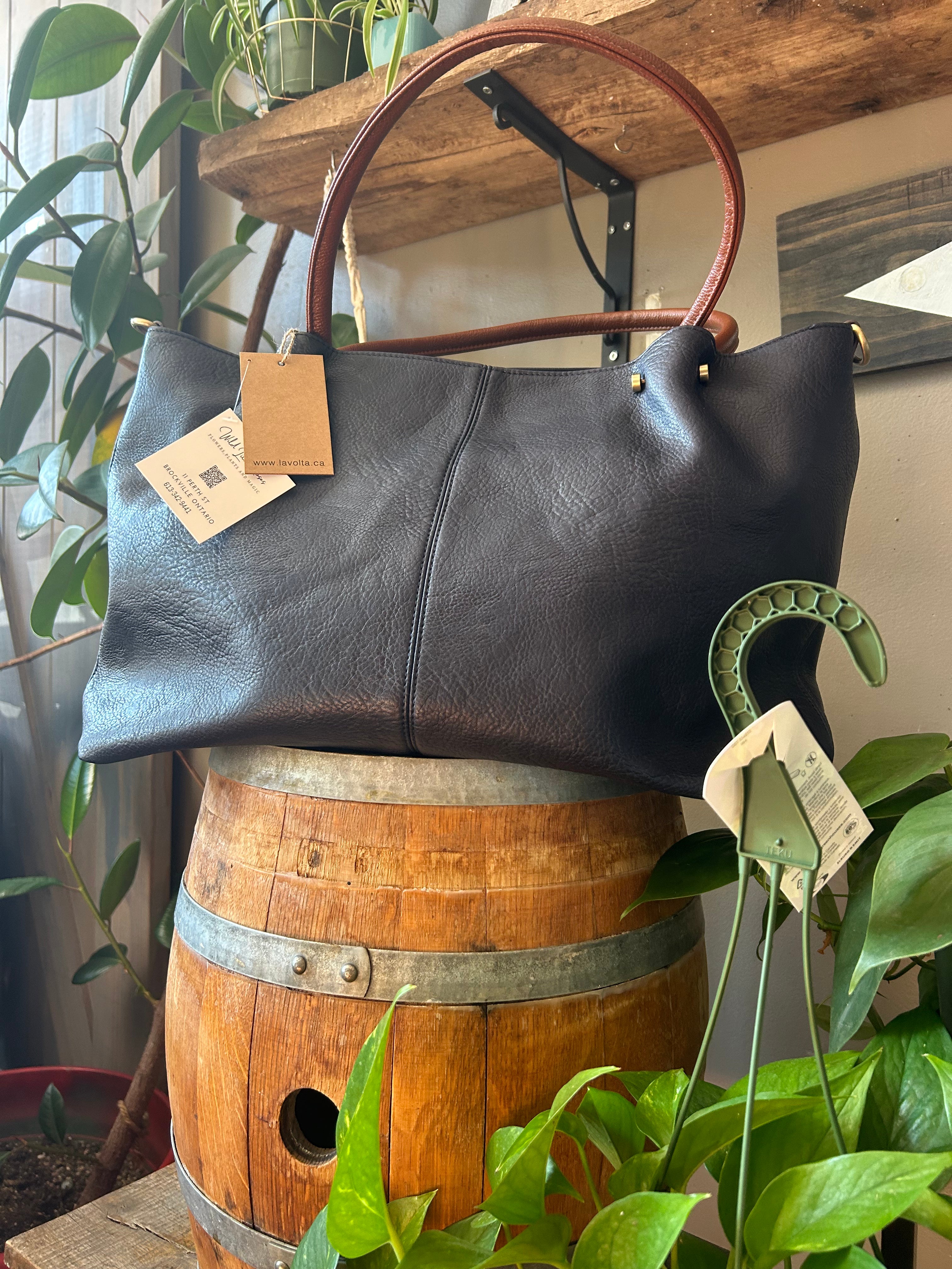 Jennifer - Premium Women's Fashion & Accessories | Trendy Outfits, Handbags & Jewelry | Perfect for Work, Parties & Everyday Wear