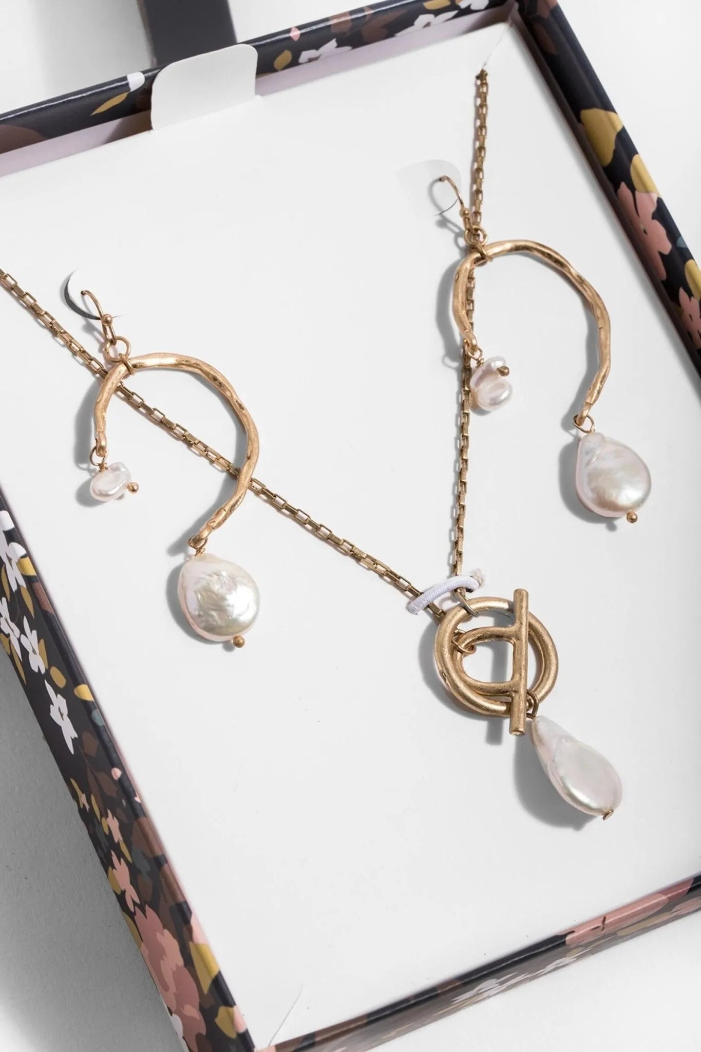 Elegant Pearl Necklace and Earrings Set - Perfect Gift for Women, Brides, and Special Occasions | Wedding, Anniversary, Birthday, and Formal Events Jewelry