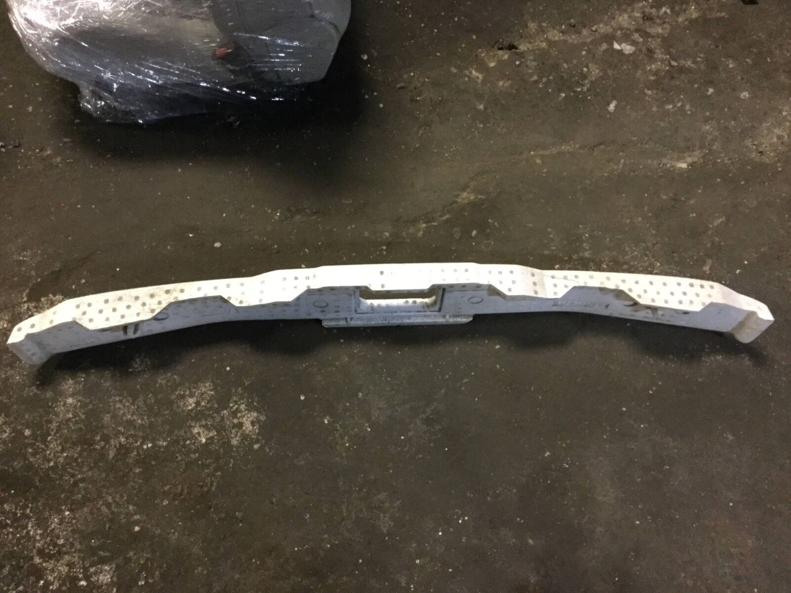 2004-2009 Toyota Prius Rear Bumper Reinforcement Foam OEM 52615-47020 - Crash Protection & Impact Absorption for Enhanced Safety