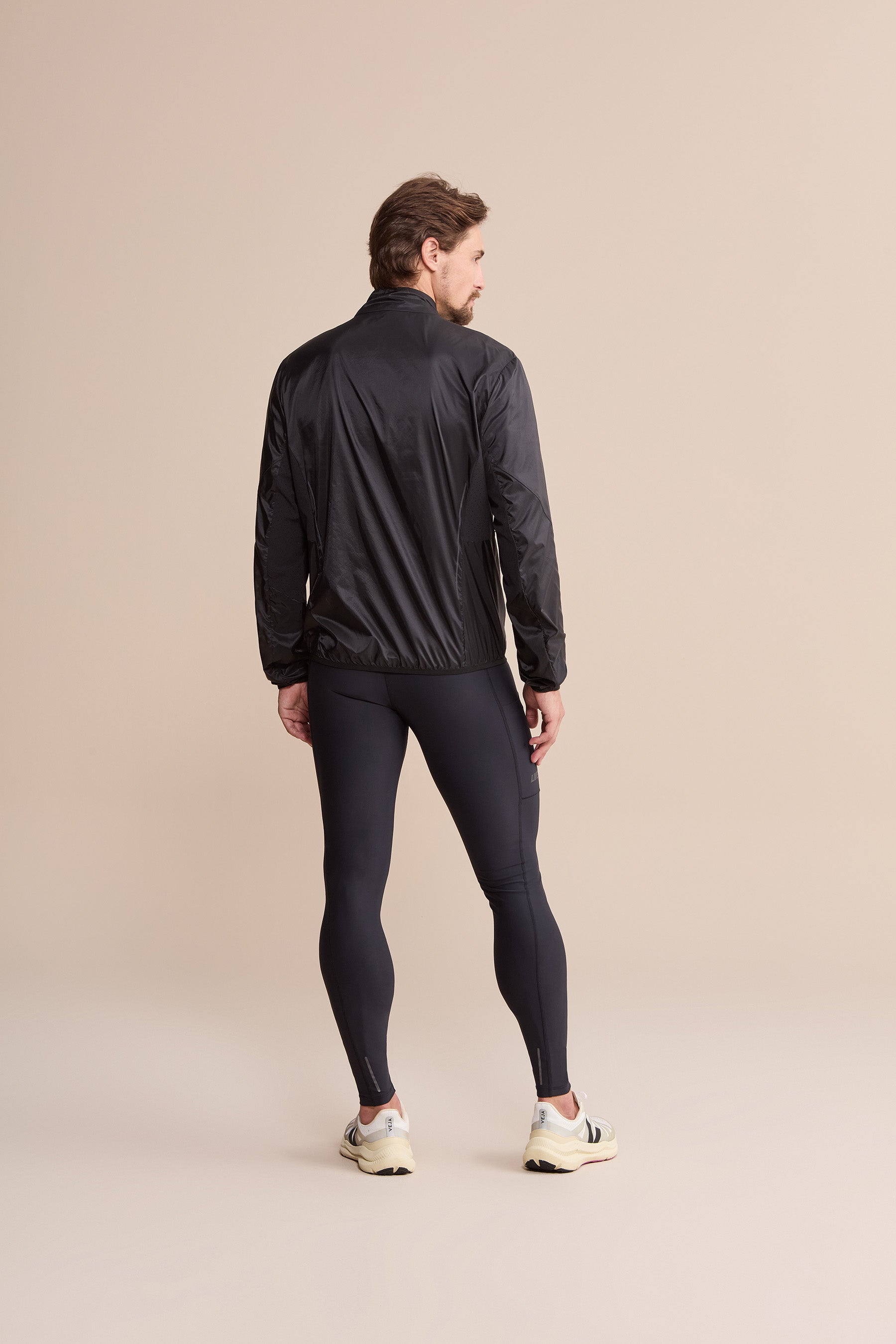 Lightweight Men's Windbreaker Jacket - Waterproof & Breathable Outdoor Jacket for Hiking, Running & Travel