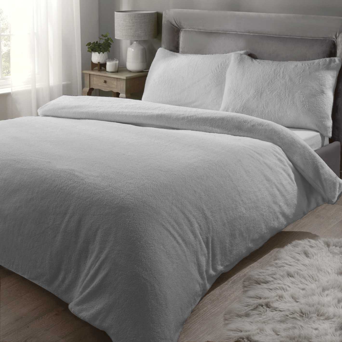 Sherpa Teddy Fleece Duvet Cover Set - Ultra Soft & Cozy Bedding for Winter - Silver (Queen/King Size) - Perfect for Cold Nights, Guest Rooms & Cozy Bedroom Decor