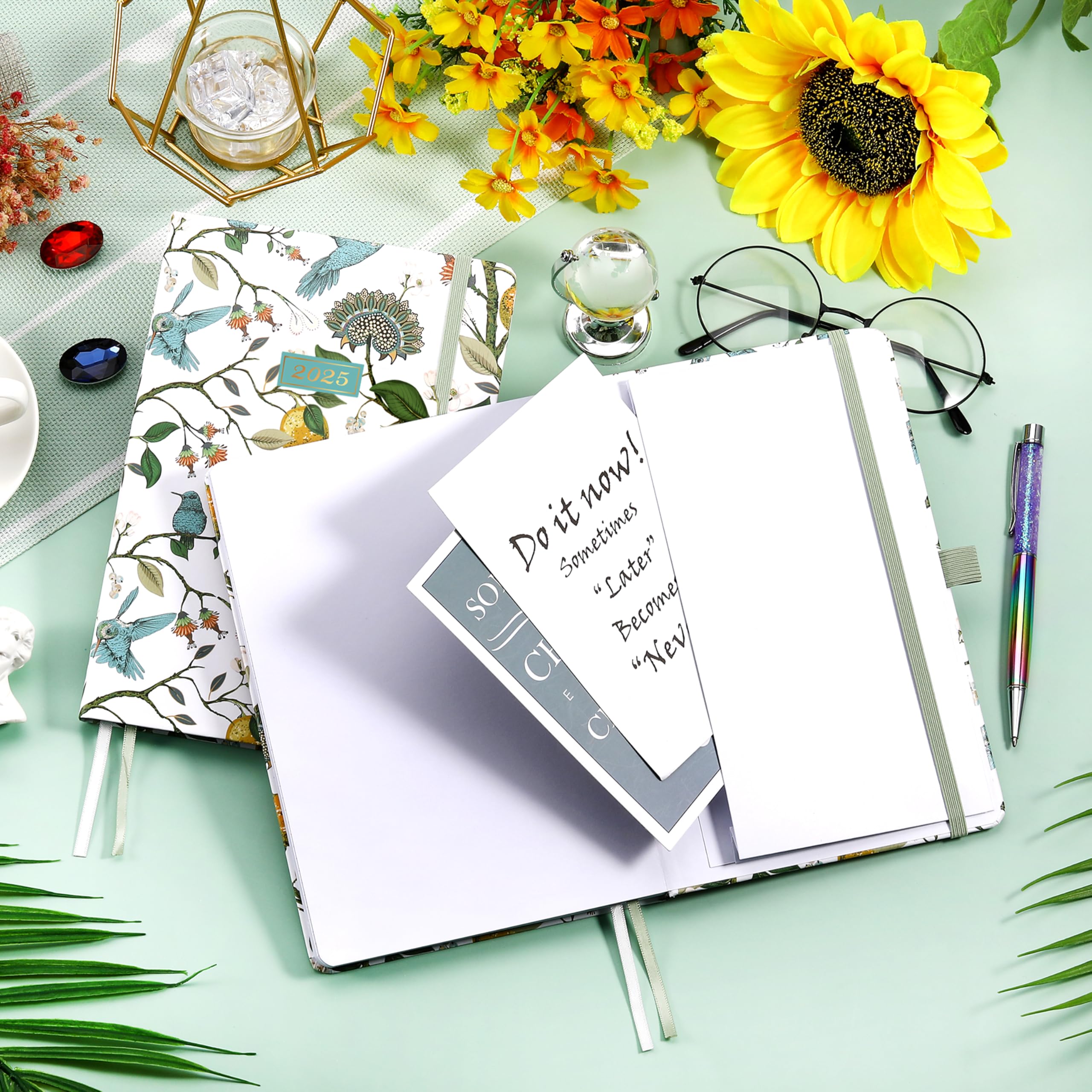 2025 Weekly Planner - Jan 2025 to Dec 2025 Diary with Inner Pocket & Elastic Closure, 8.5