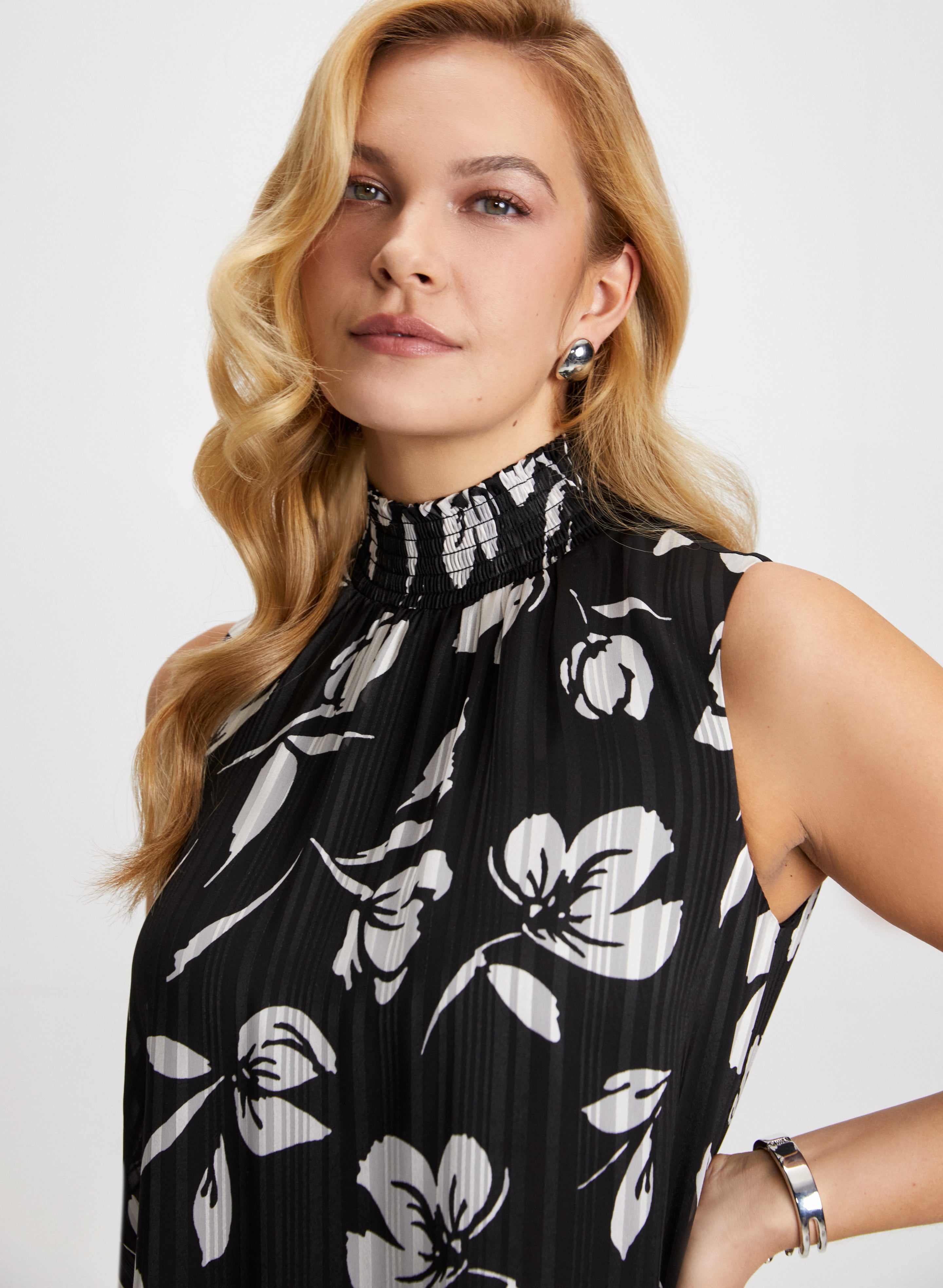 Floral Print Smocked Neck Blouse for Women - Elegant Ruffle Sleeve Summer Top - Perfect for Office, Date Night & Outdoor Events