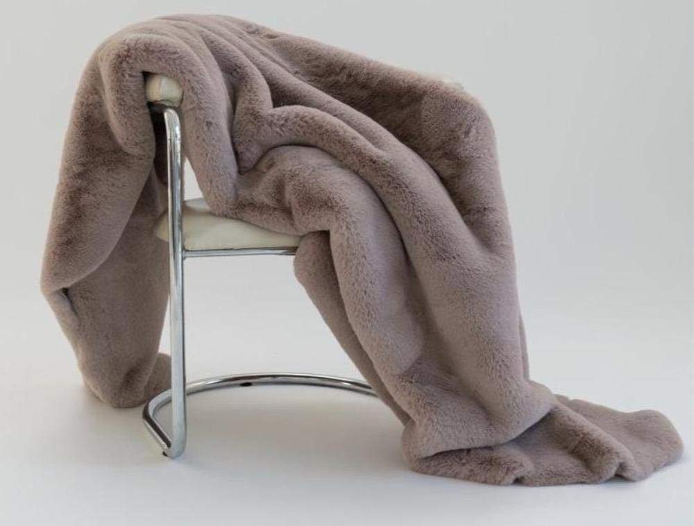 Soft Cozy Faux Fur Blanket - Ultra Plush Reversible Throw Blanket for Couch, Bed & Sofa - Warm Winter Bedspread for Home Decor, Living Room & Gift Giving