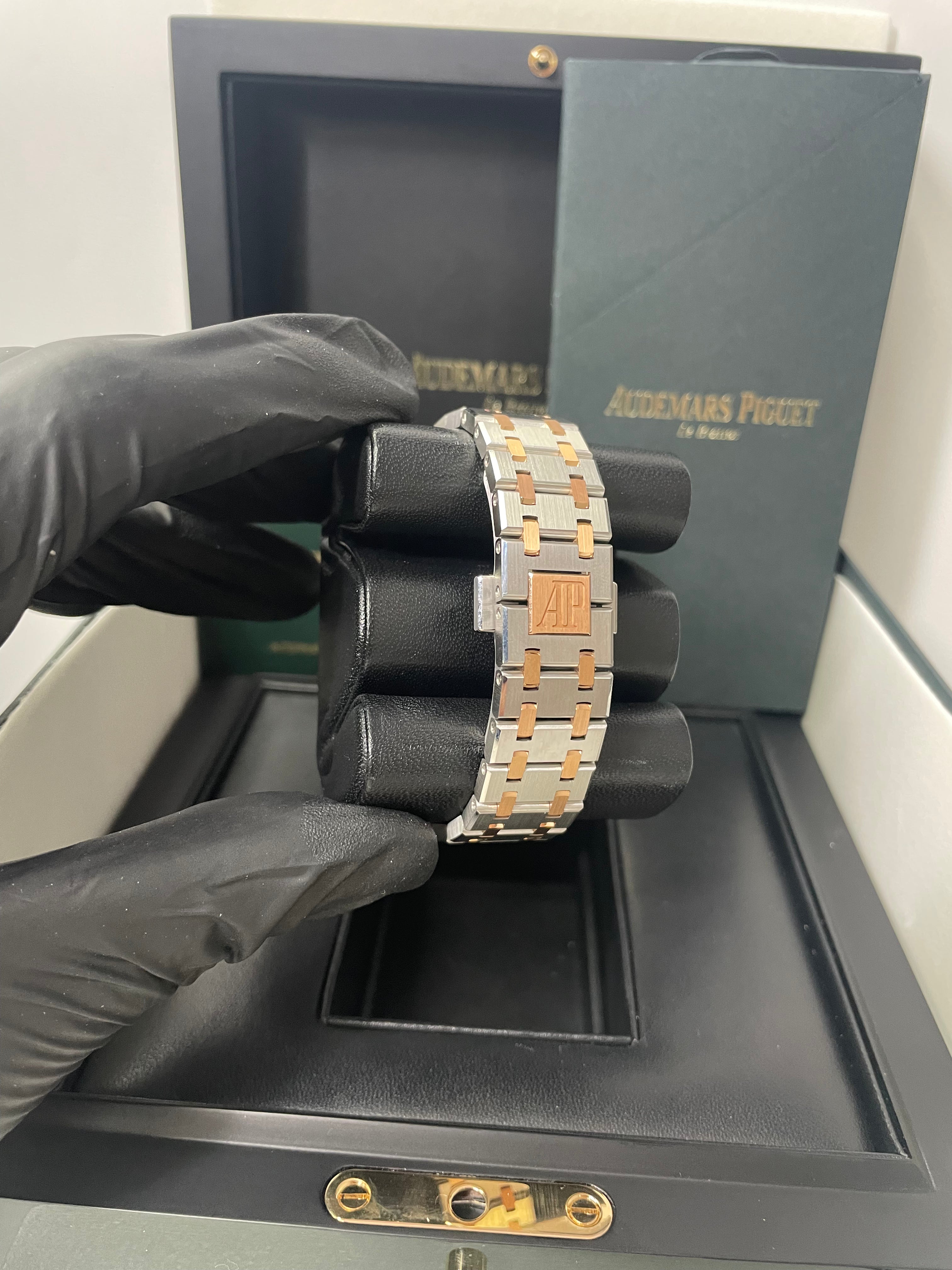 Audemars Piguet Royal Oak 37mm Self-Winding Ladies Watch - Rose Gold & Steel Case, White Dial (Ref#15450SR.OO.1256SR.01) | Luxury Women's Watch for Business, Gala & Special Occasions