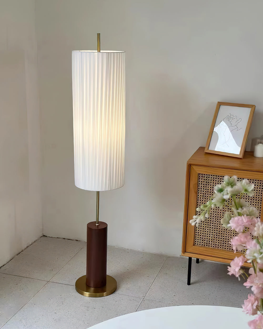 Modern Dorica Floor Lamp with Adjustable Height - Bright LED Standing Light for Living Room, Bedroom, or Office - Perfect for Reading, Working, and Relaxing