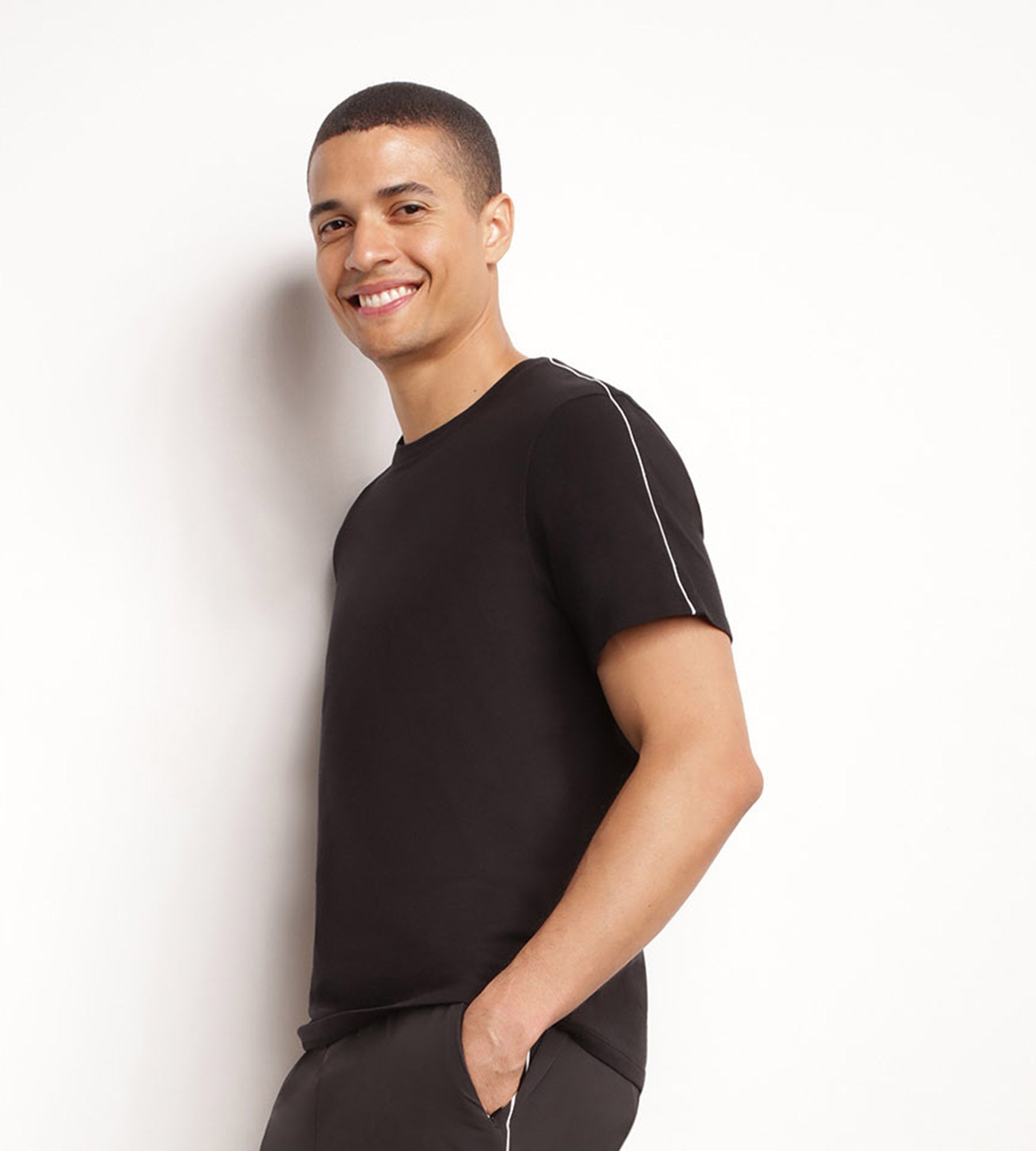 Men's Thermoregulating Sport T-Shirt - Black Jersey Fabric for Activewear & Workouts | Gym, Running & Outdoor Activities