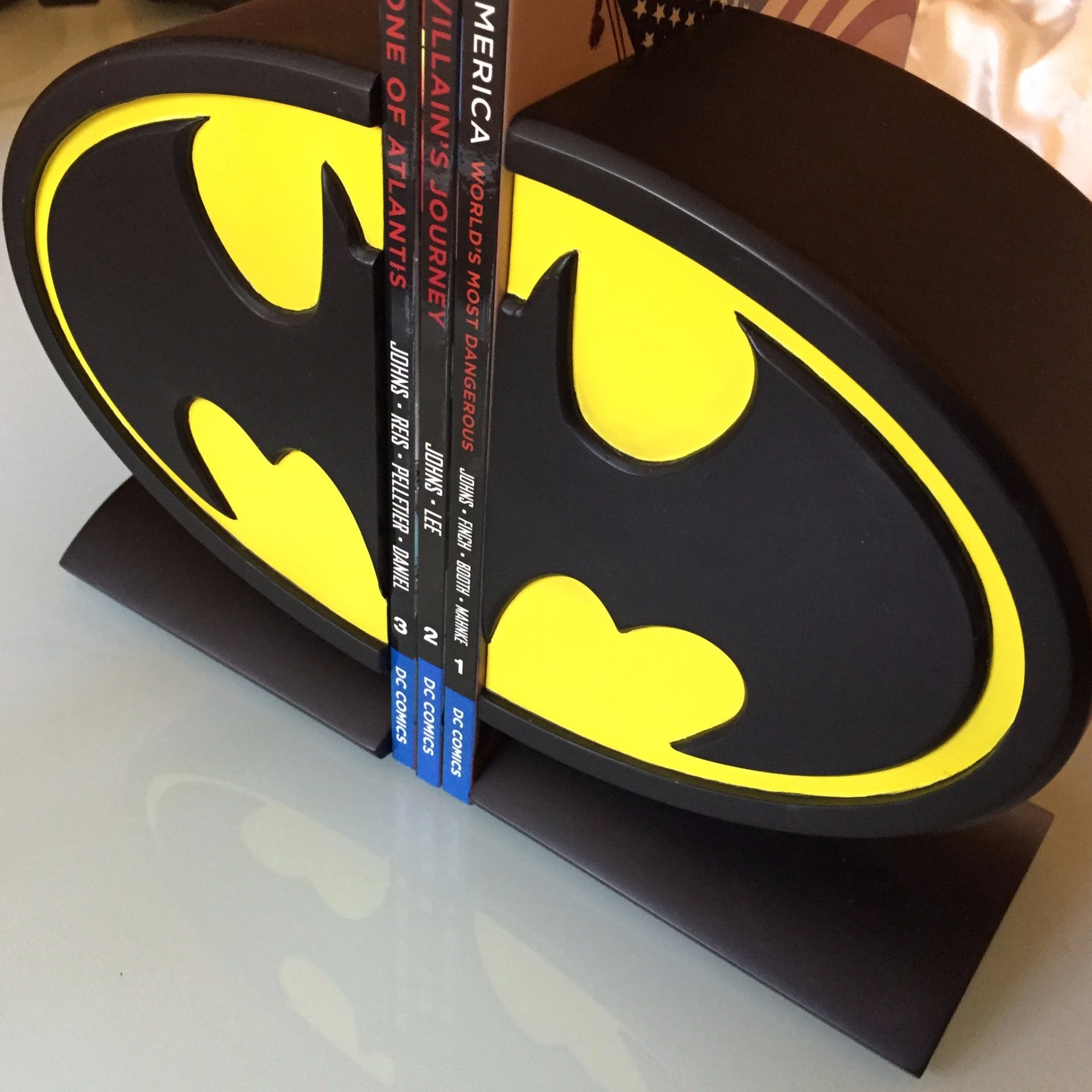 DC Comics Batman Logo Bookends - Heavy Duty Book Supports for Shelves, Perfect for Comic Books, Novels & Collectibles - Bat-Themed Home & Office Decor