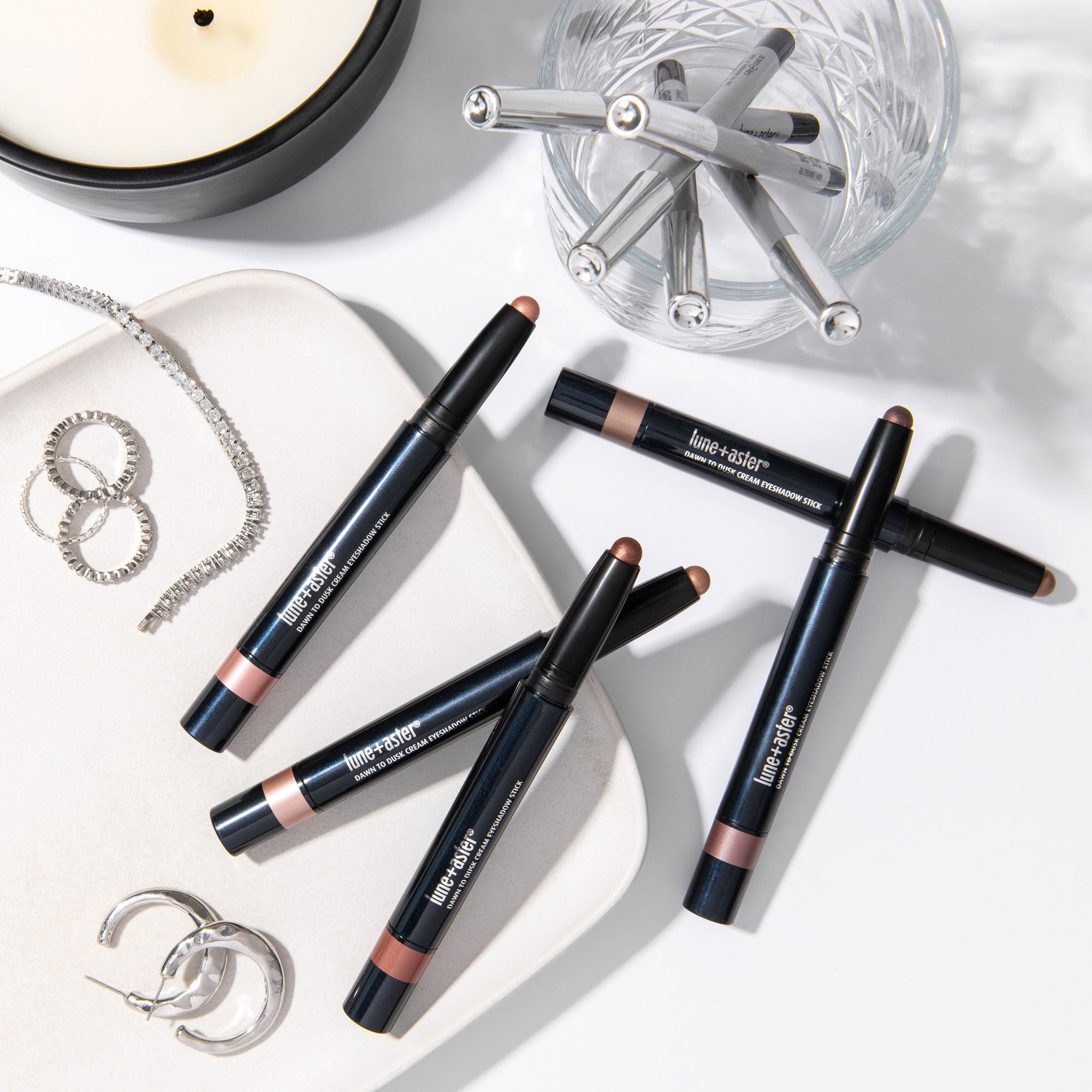 Long-Lasting Cream Eyeshadow Stick - Waterproof & Smudge-Proof for All-Day Wear - Perfect for Day to Night Makeup Looks - Natural to Glam Eyeshadow for Everyday & Special Occasions