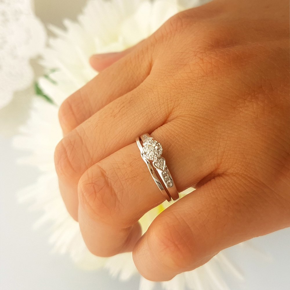 0.15 Carat Round Diamond Engagement Ring & Wedding Band Set for Women - Sterling Silver Bridal Jewelry Set - Perfect for Proposals, Anniversaries & Special Occasions