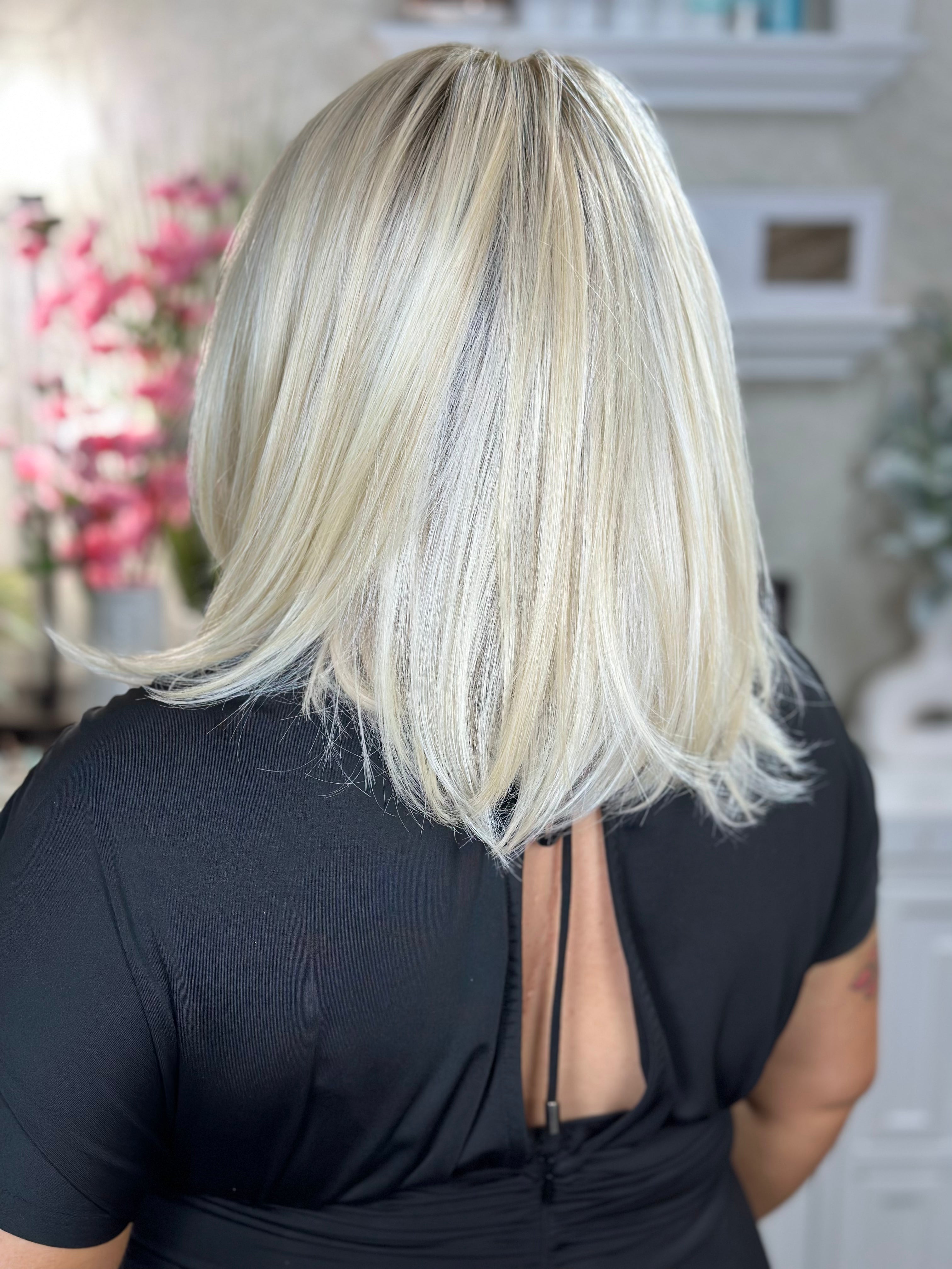 SHOW STOPPER Hollywood Blonde Wig - Premium Synthetic Cosplay Hair for Costume Parties, Halloween & Movie Nights