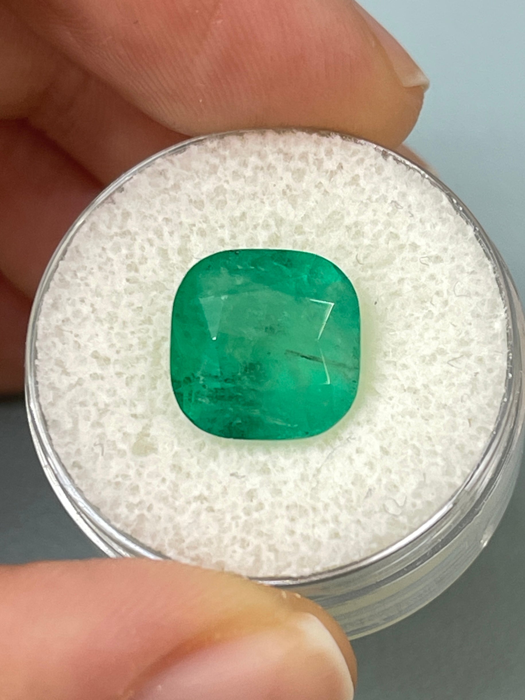 5.33 Carat Natural Colombian Emerald Gemstone - 10.8x10.7mm Earthy Green Loose Cushion Cut for Jewelry Making, Engagement Rings & Luxury Gifts