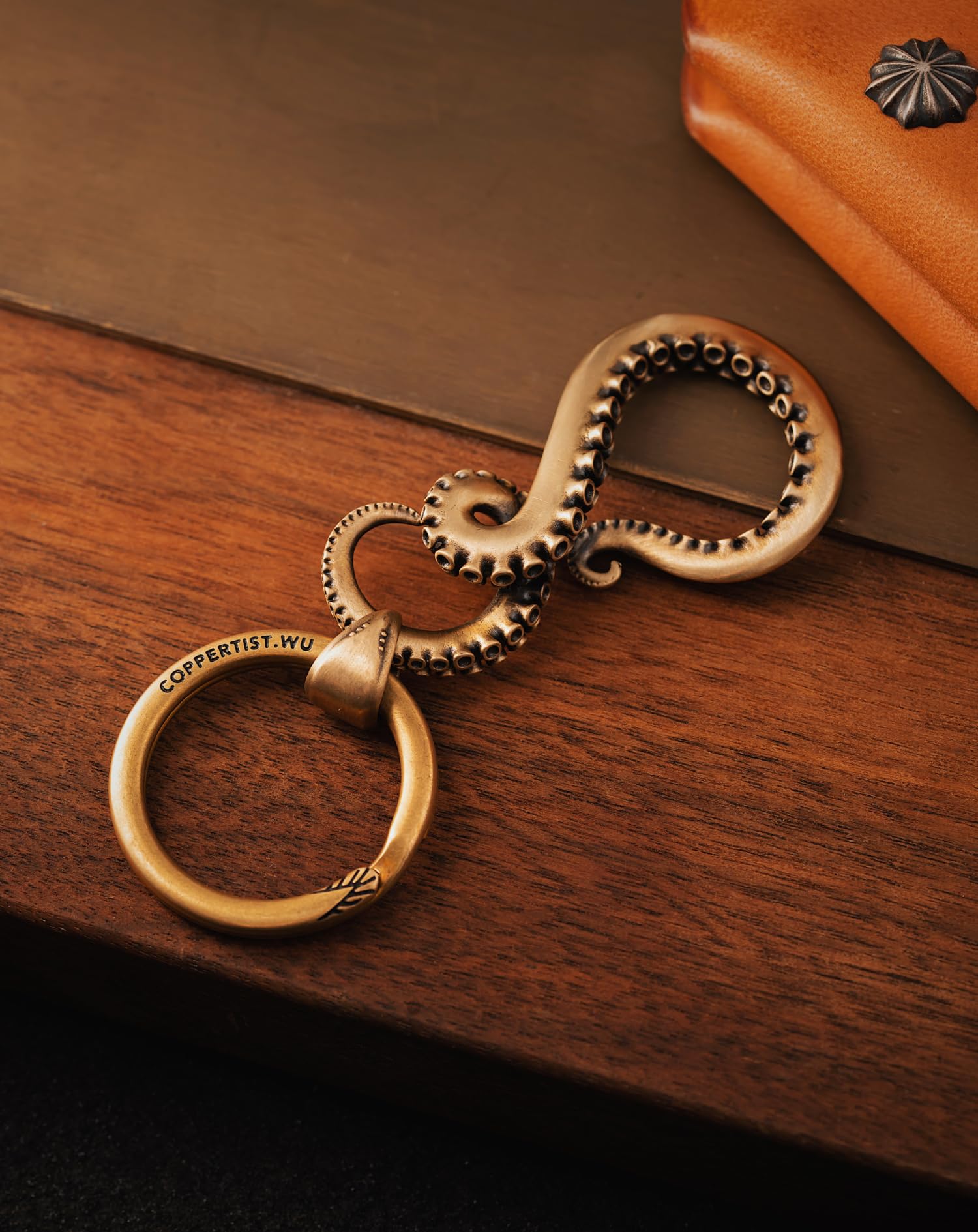 COPPERTIST.WU Octopus Brass Keychain for Men & Women - Unique Tentacle Animal Keyring, Creative Sea-Themed Gift for Car Keys & Decor | Perfect for Beach Lovers & Marine Enthusiasts