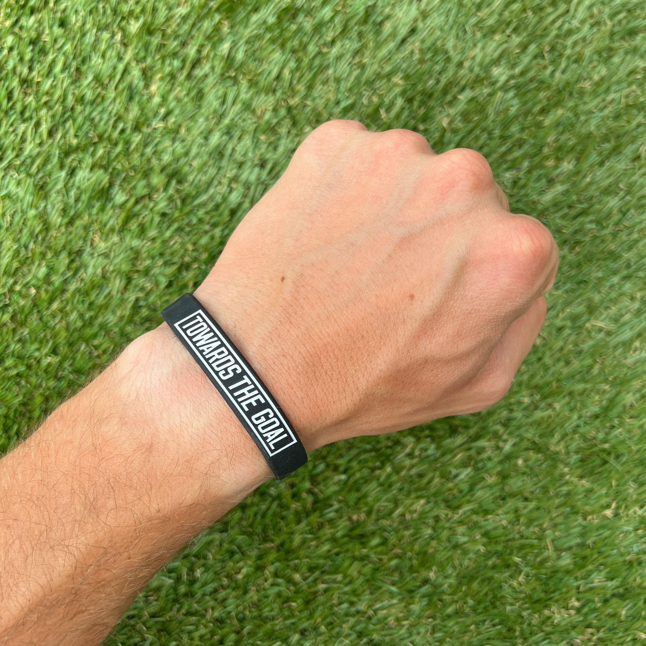 Motivational Wristband - Towards The Goal Inspirational Bracelet for Fitness, Running & Daily Encouragement