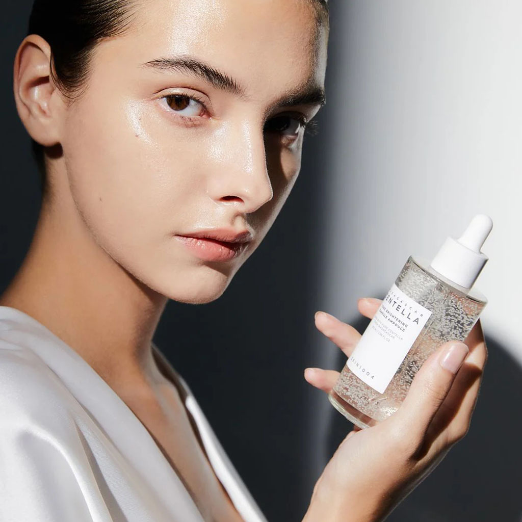 SKIN1004 Madagascar Centella Tone Brightening Capsule Ampoule 100ml | Hydrating & Even-Tone Facial Serum with Centella Asiatica | Perfect for Dull Skin & Hyperpigmentation Treatment | Day & Night Skincare Routine