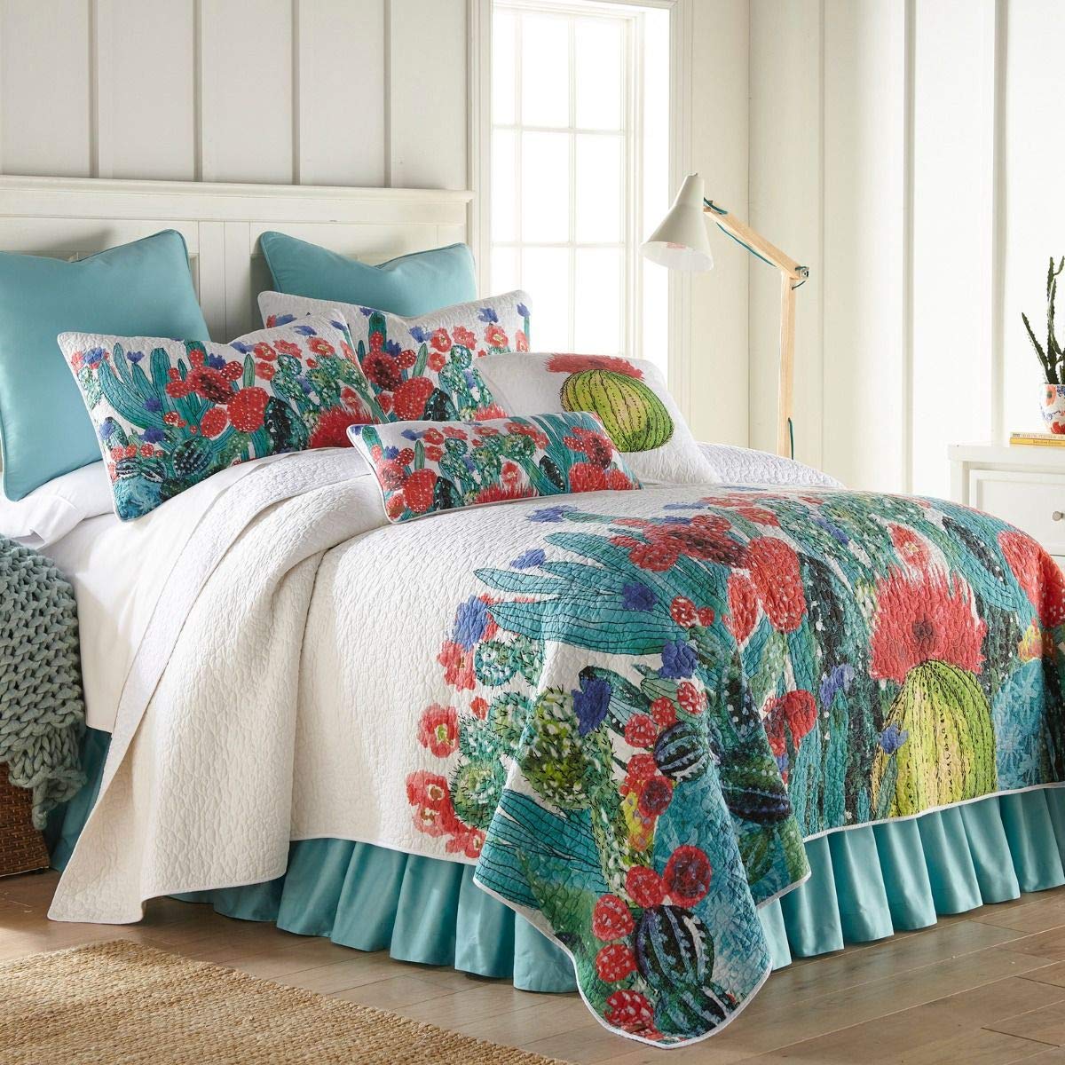 Donna Sharp King Quilt - Southwestern Cactus Design Bedspread | Machine Washable Cotton Quilt | Perfect for Desert-Themed Bedrooms & Cozy Home Decor