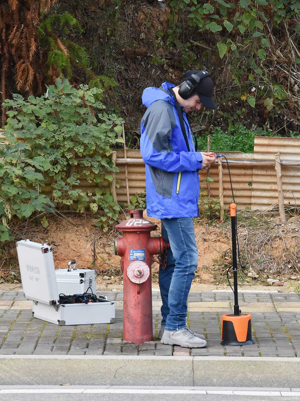 PQWT L6000 Professional Underground Water Pipe Leak Detector - High Sensitivity Leakage Locator with Sound Signal Collection for Outdoor Pipeline Inspection | Perfect for Plumbing Maintenance, Municipal Water Systems & Irrigation Leak Detection