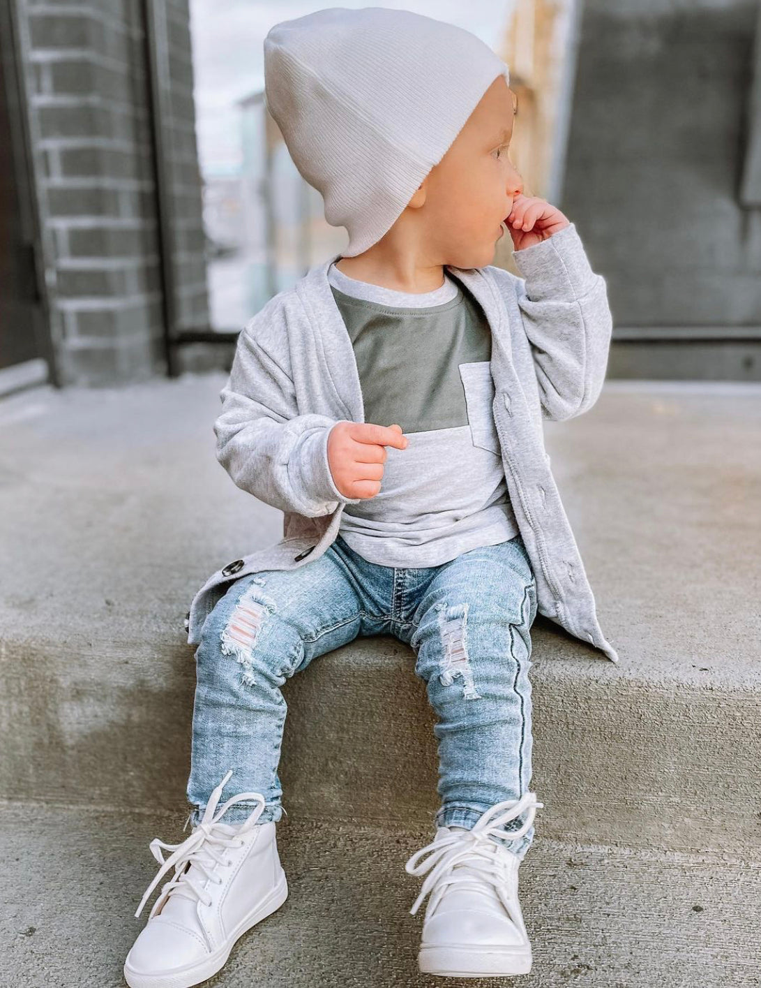 Light Wash Distressed Denim Jeans for Women - Vintage Ripped High Waist Skinny Jeans | Perfect for Casual Outfits, Street Style & Everyday Wear
