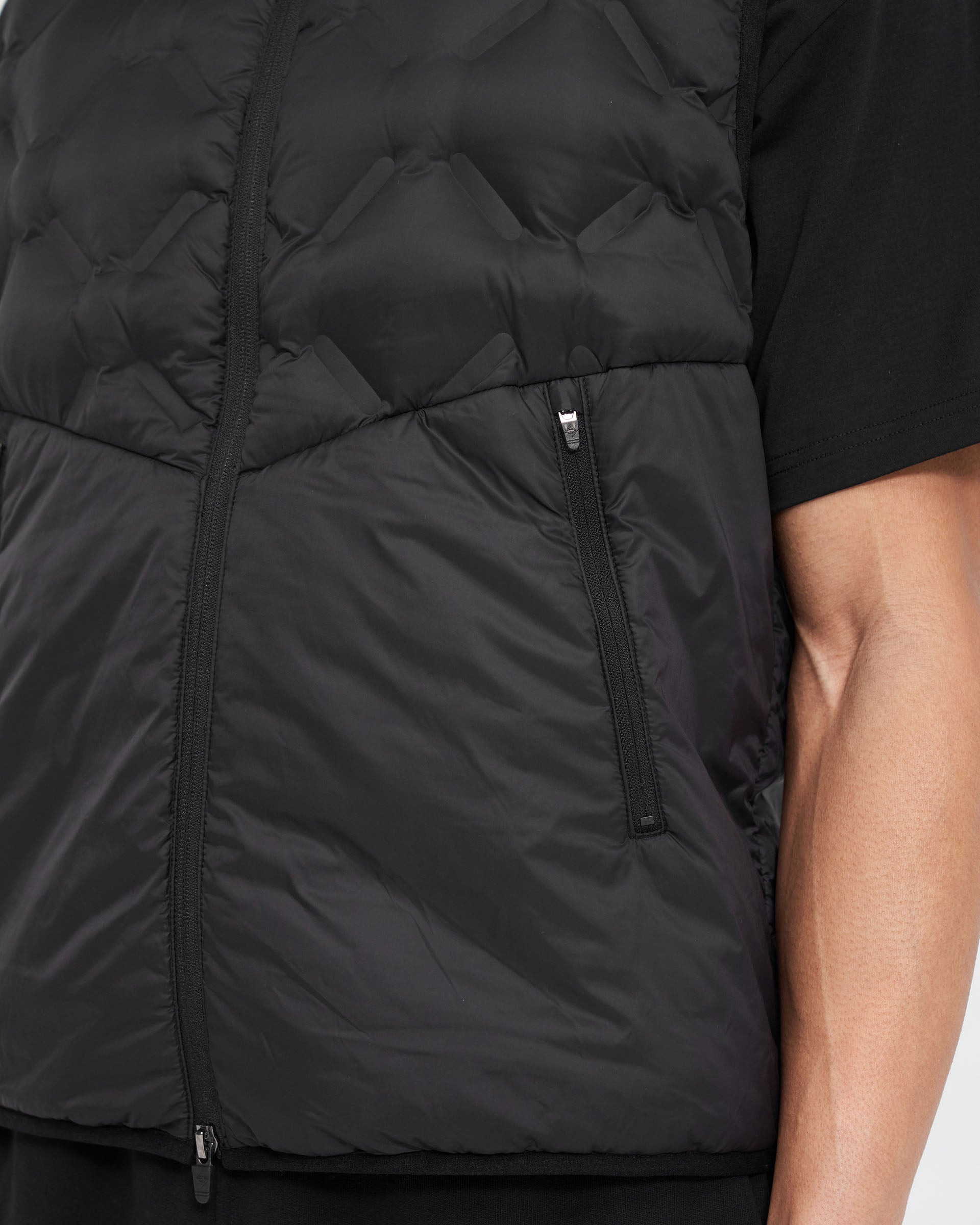 247 Lightweight Gilet Vest for Men & Women - Breathable Black Puffer Sleeveless Jacket for Outdoor Hiking, Running, and Casual Wear
