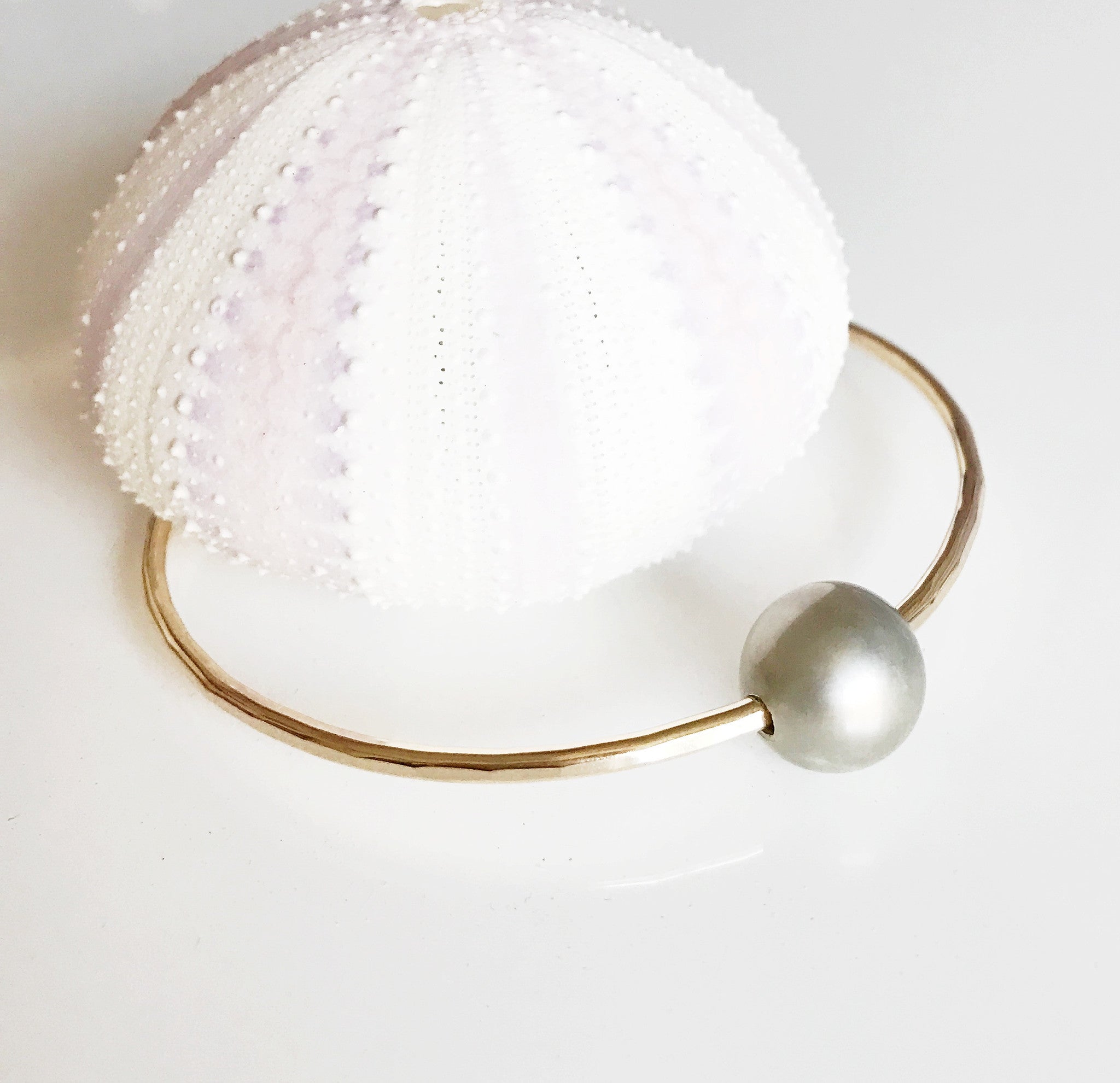 Bangle Rumi Sterling Silver Tahitian Pearl Bracelet (B303) - Elegant Jewelry for Women, Perfect Gift for Weddings & Special Occasions