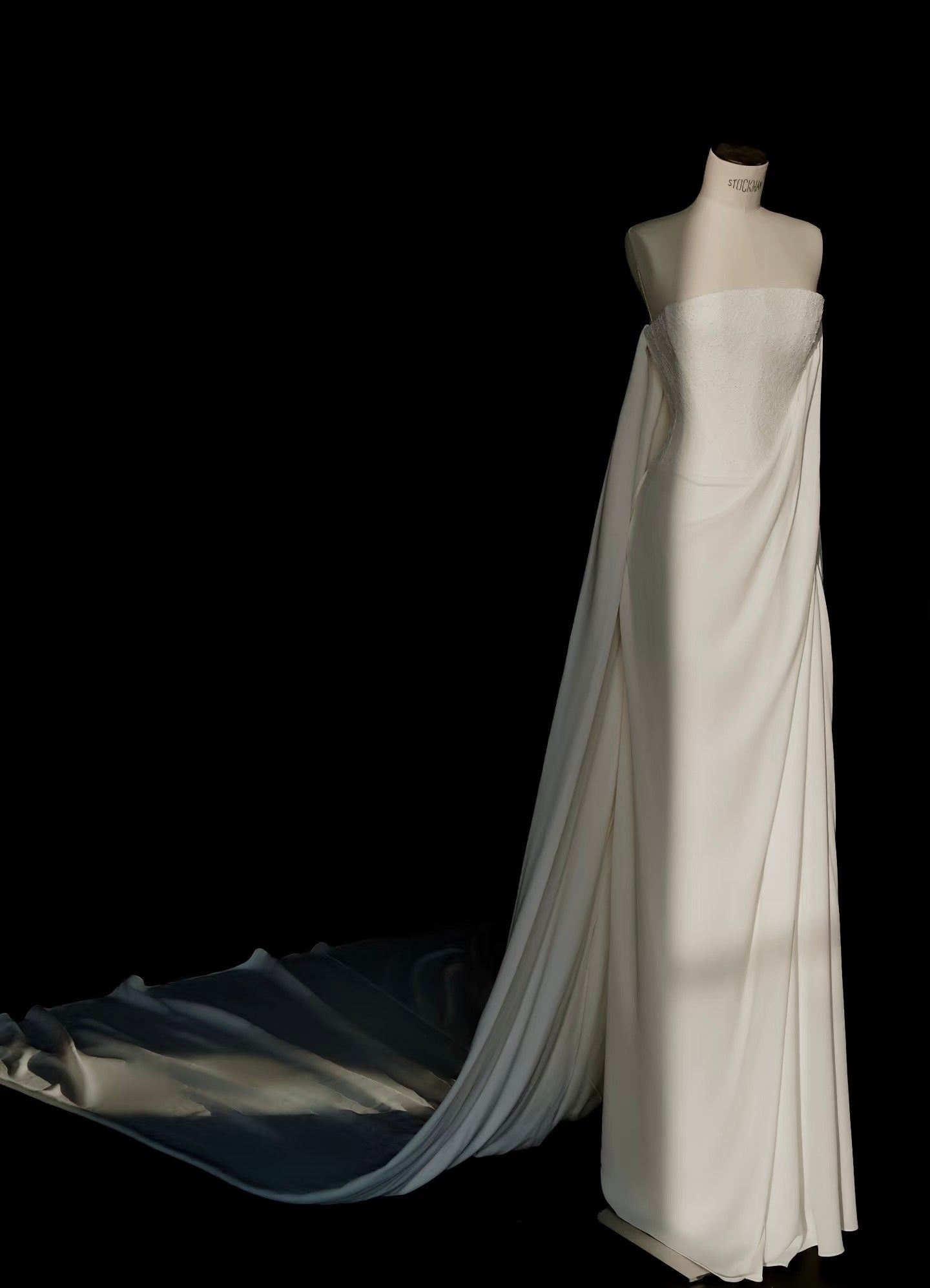 Elegant White Evening Dress Wedding Gown with Train - Perfect for Bridal, Prom & Formal Events - Style J6605