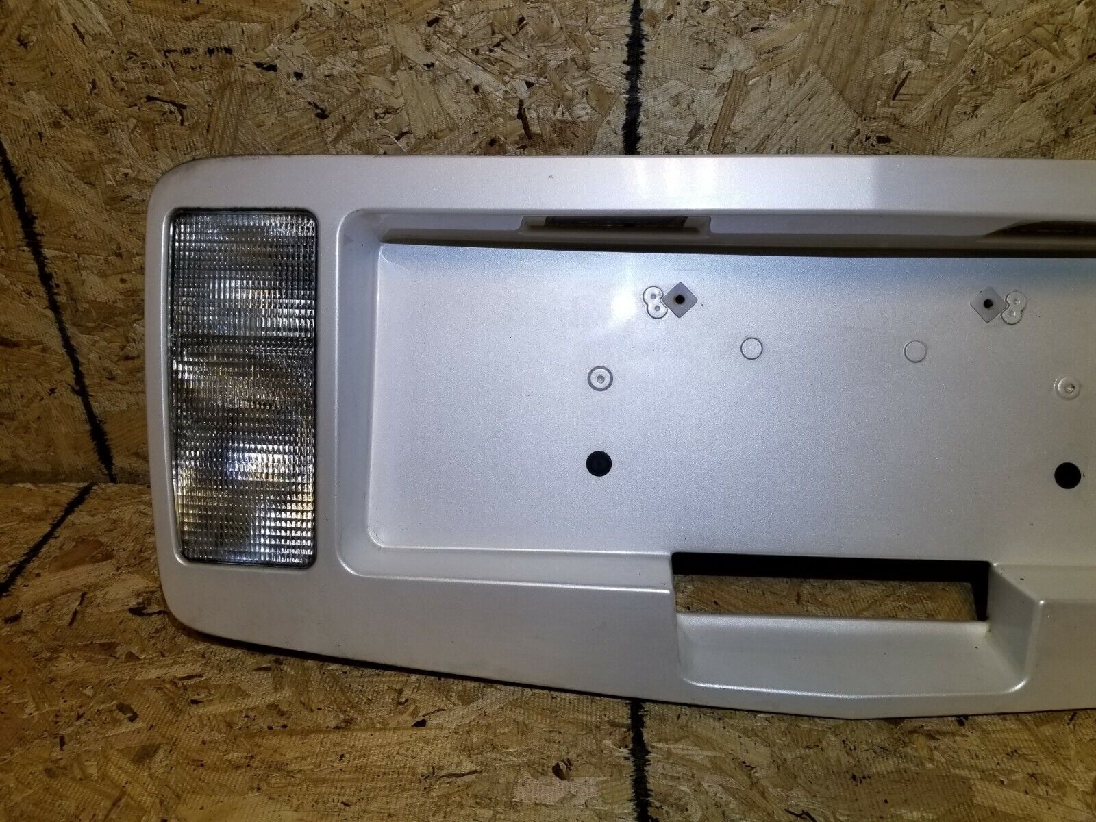 2005-2009 Cadillac SRX OEM Tailgate License Plate Holder with Backup Light - Perfect for Rear Bumper Replacement & Nighttime Visibility