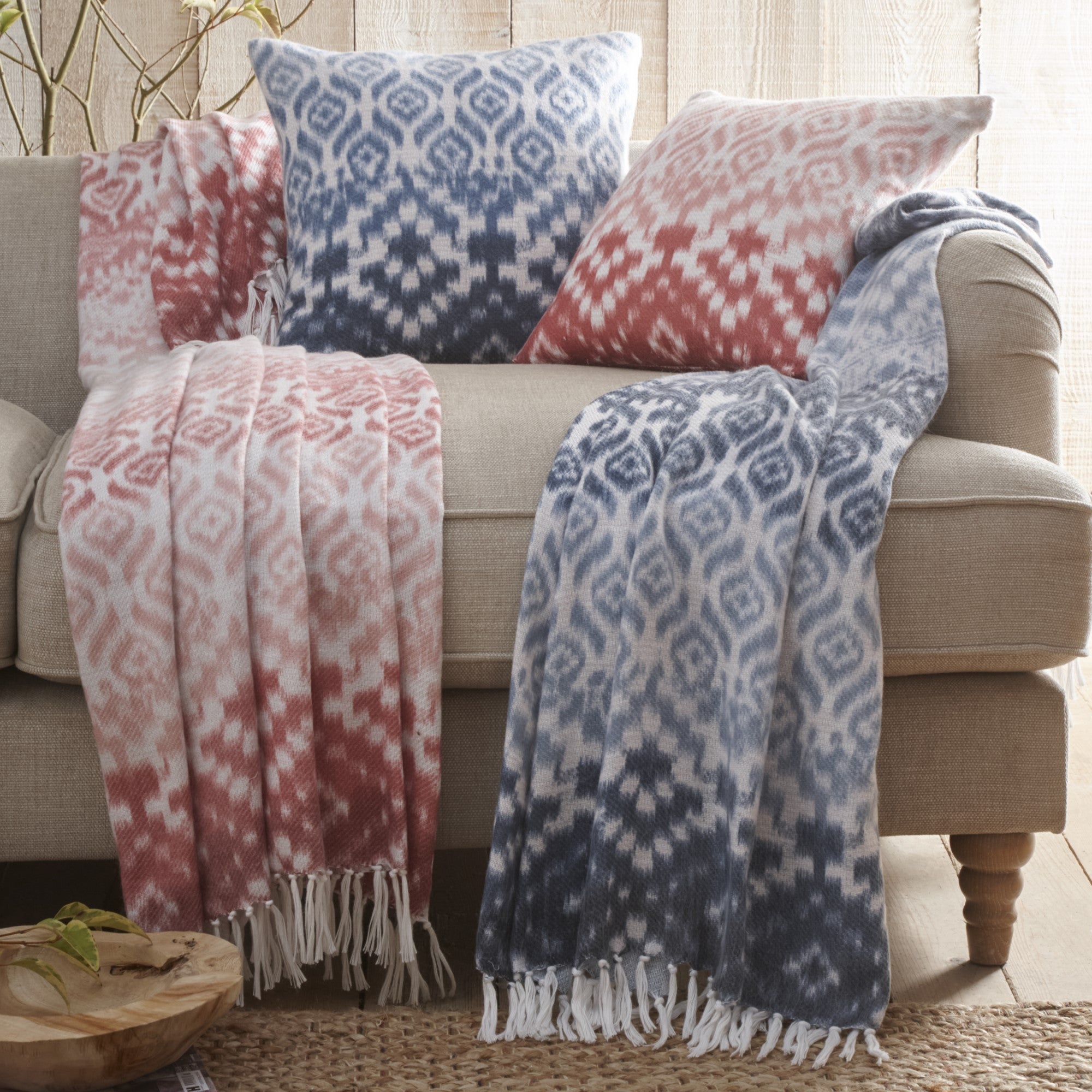 Appletree Hygge Sakari Cushion - Soft Boho Throw Pillow Cover for Sofa & Bed - Cozy Home Decor in Terracotta - Perfect for Living Room, Bedroom & Nursery